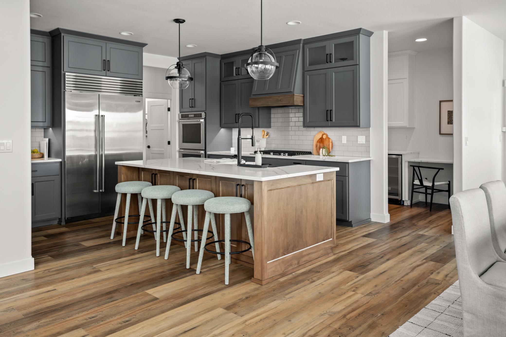 2021 single family home for sale at 2815 Rivers Bend Drive E in West Fargo, ND — 6 bed, 6 bath (photo 6 of 95)