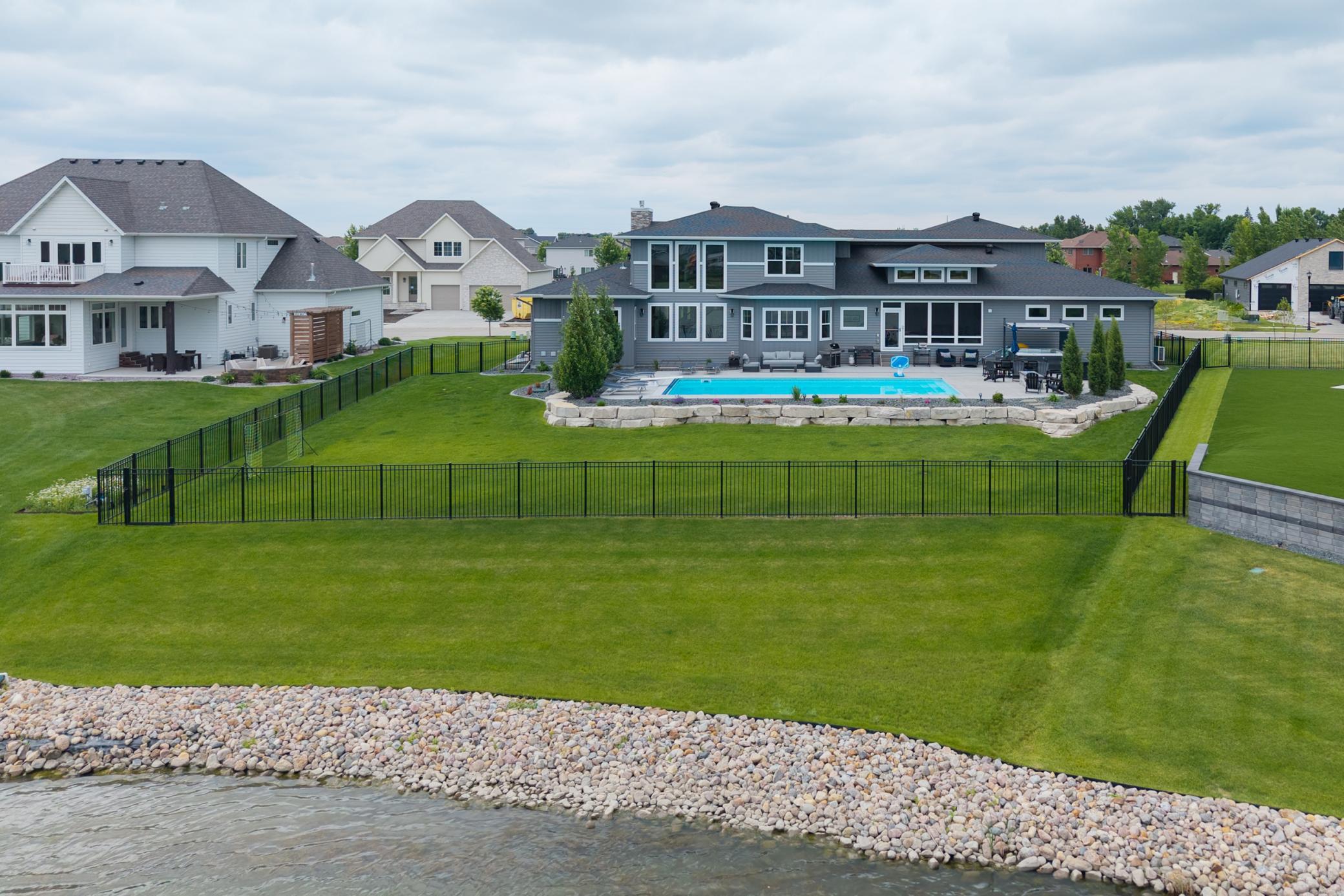 2021 single family home for sale at 2815 Rivers Bend Drive E in West Fargo, ND — 6 bed, 6 bath (photo 77 of 95)