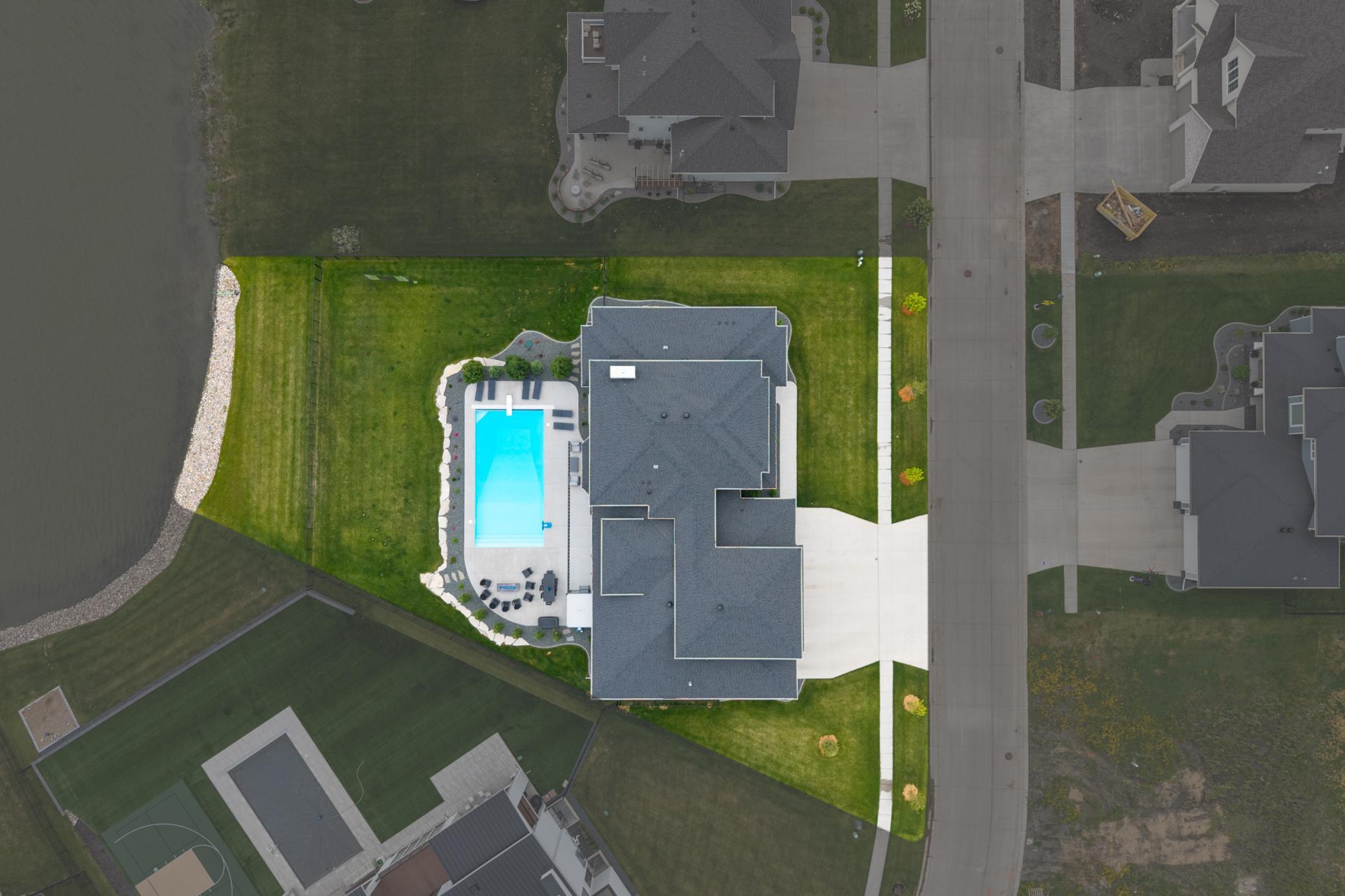 2021 single family home for sale at 2815 Rivers Bend Drive E in West Fargo, ND — 6 bed, 6 bath (photo 80 of 95)
