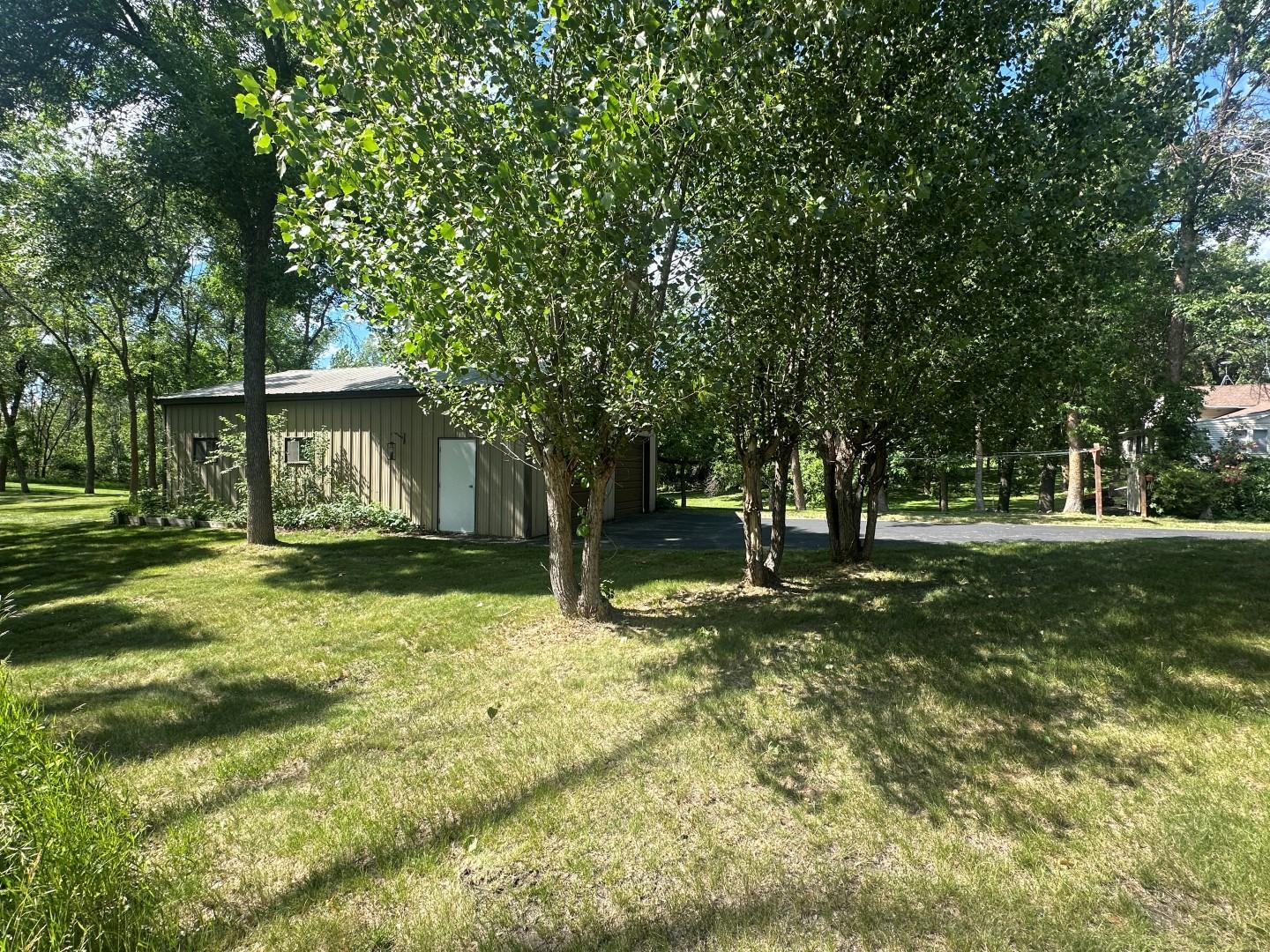 1402 N Mckay Avenue NE, Alexandria MN 56308 - Photo 5 of 25