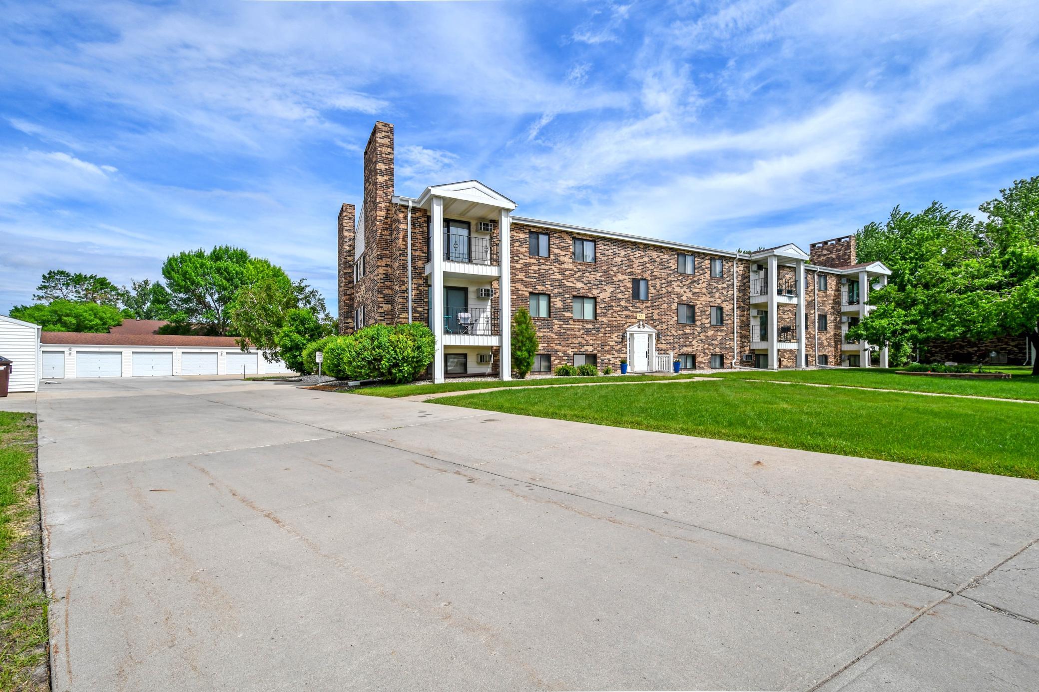 321 Prairiewood Circle S, Unit 304, Fargo ND 58103 - Photo 31 of 35