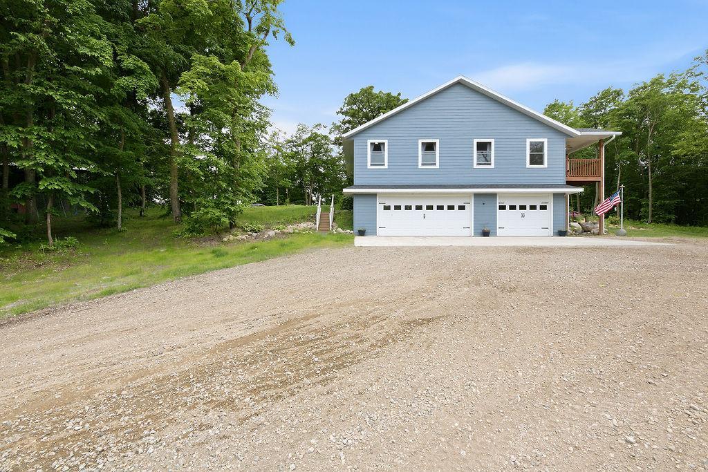 2021 single family home for sale at 27884 86th Avenue S in Hawley, MN — 4 bed, 3 bath (photo 2 of 57)