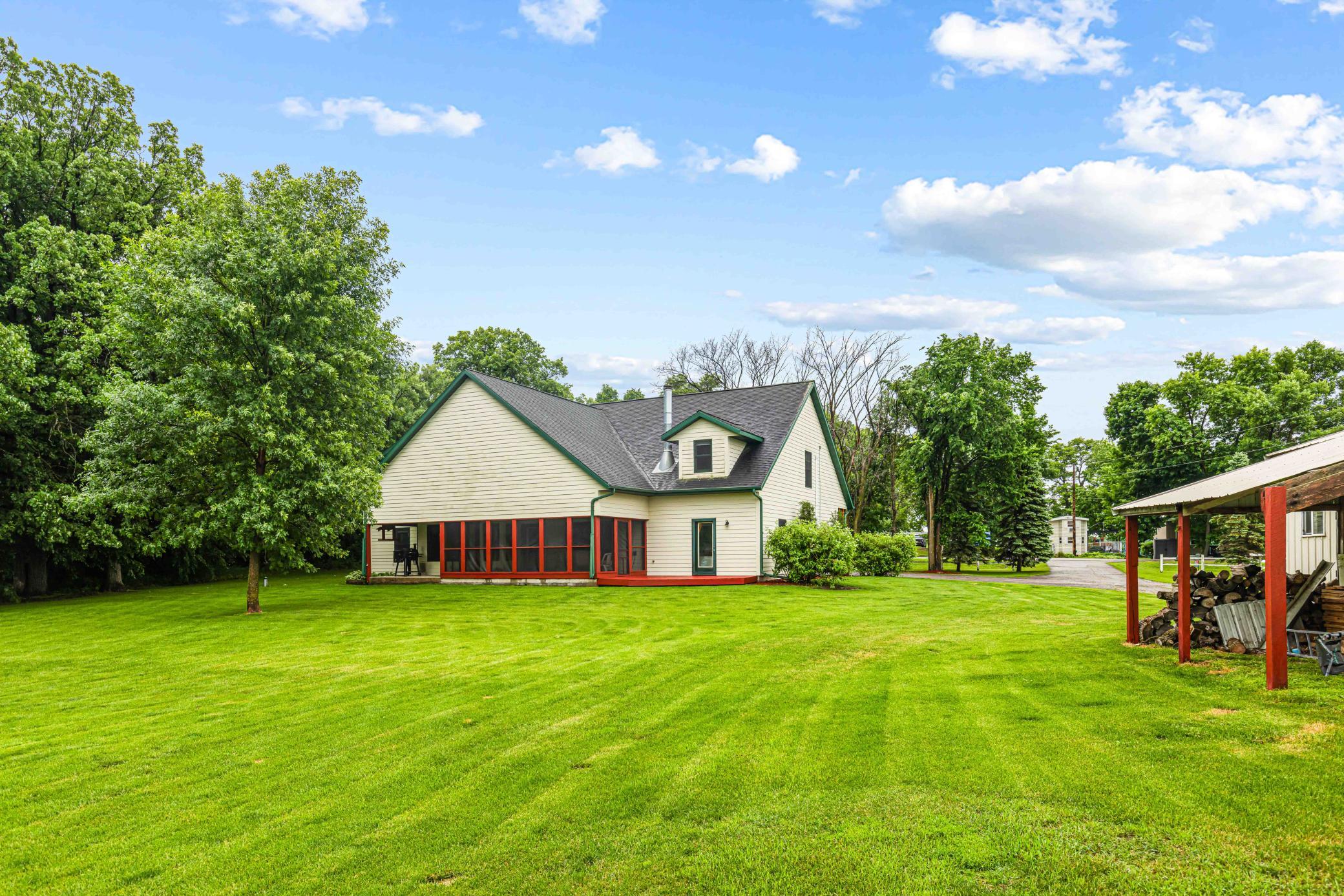 2000 single family home for sale at 25131 Franklin Lake Road in Pelican Rapids, MN — 4 bed, 4 bath (photo 2 of 75)