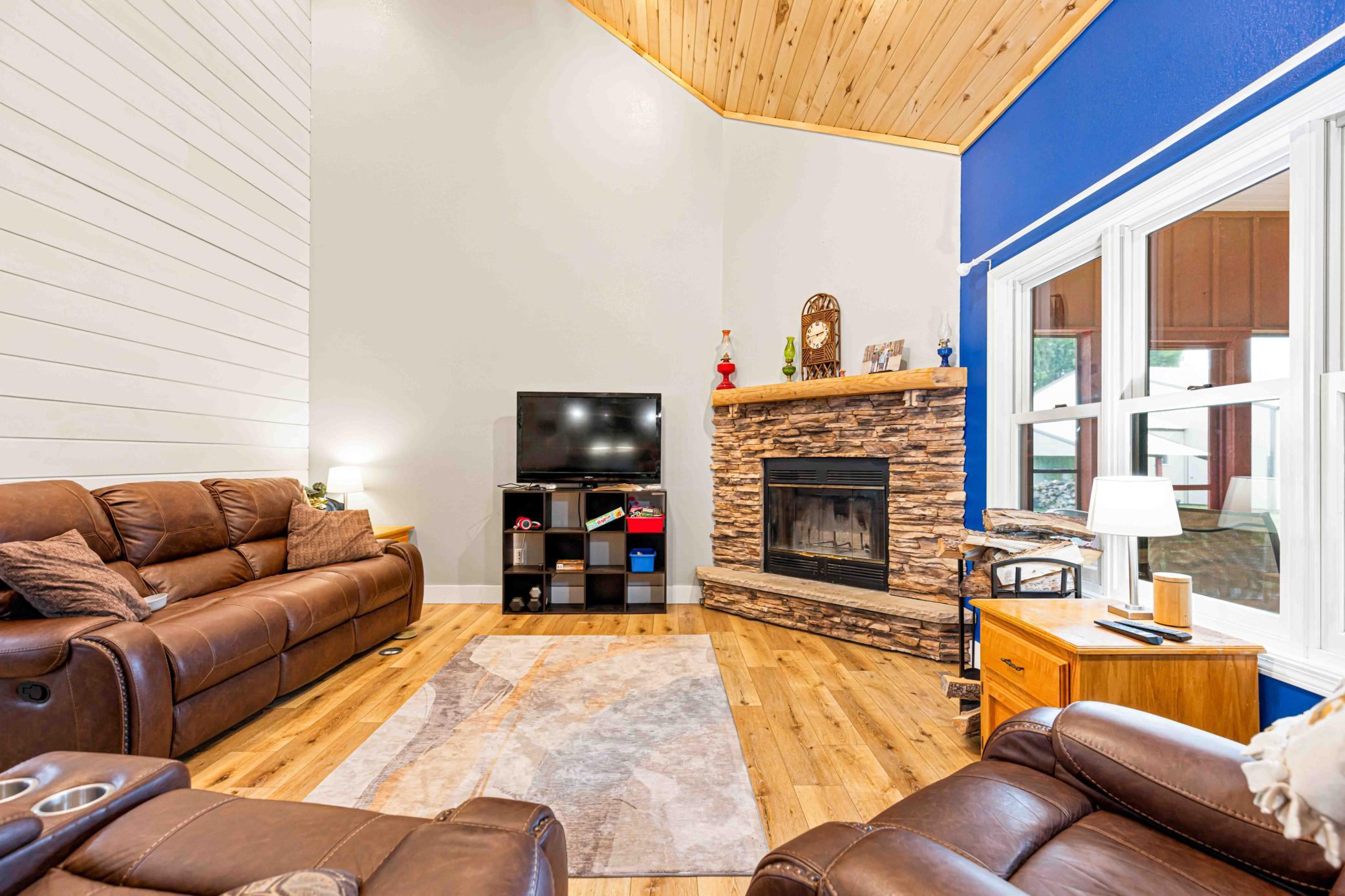 2000 single family home for sale at 25131 Franklin Lake Road in Pelican Rapids, MN — 4 bed, 4 bath (photo 18 of 75)