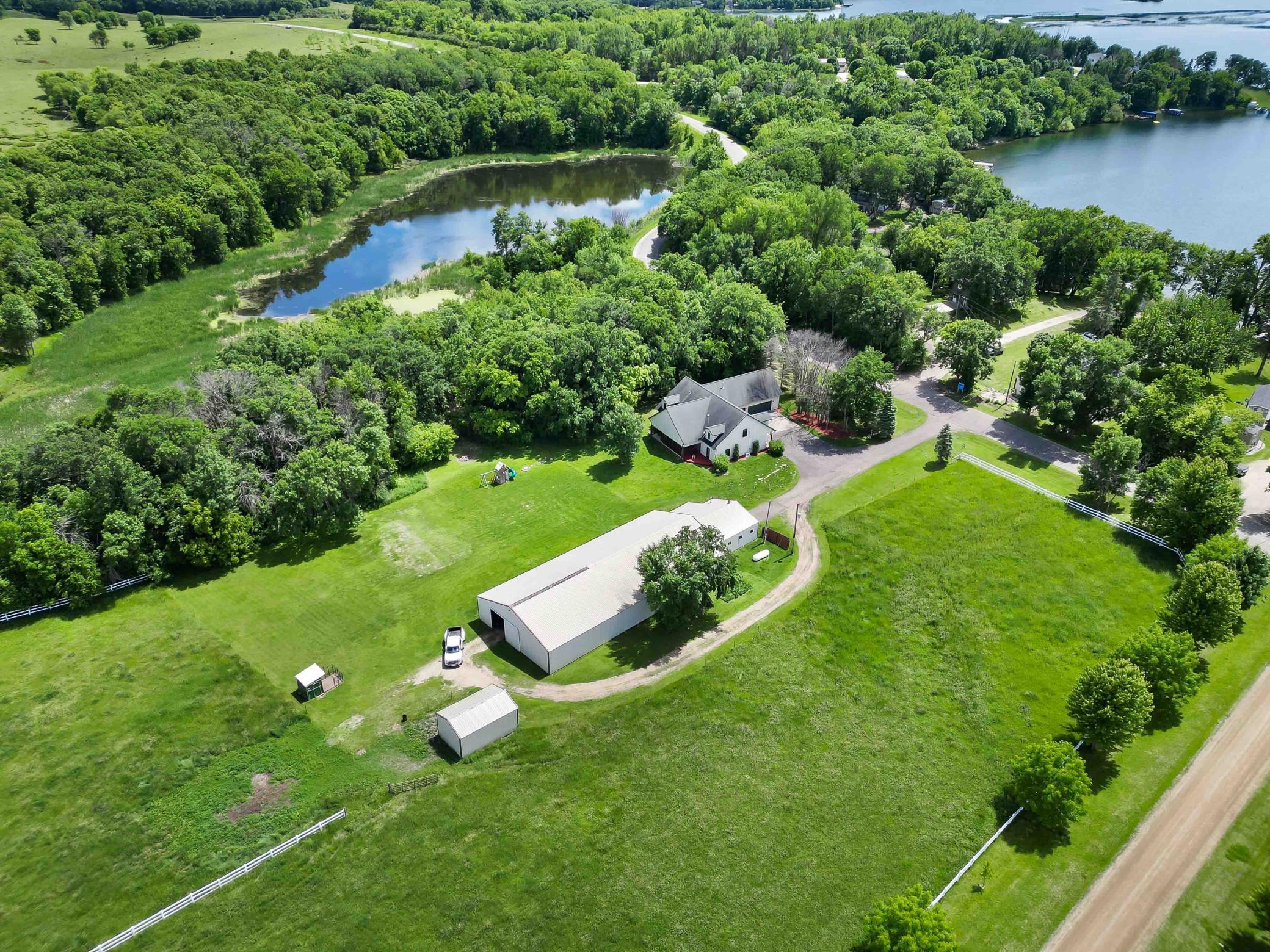2000 single family home for sale at 25131 Franklin Lake Road in Pelican Rapids, MN — 4 bed, 4 bath (photo 3 of 75)