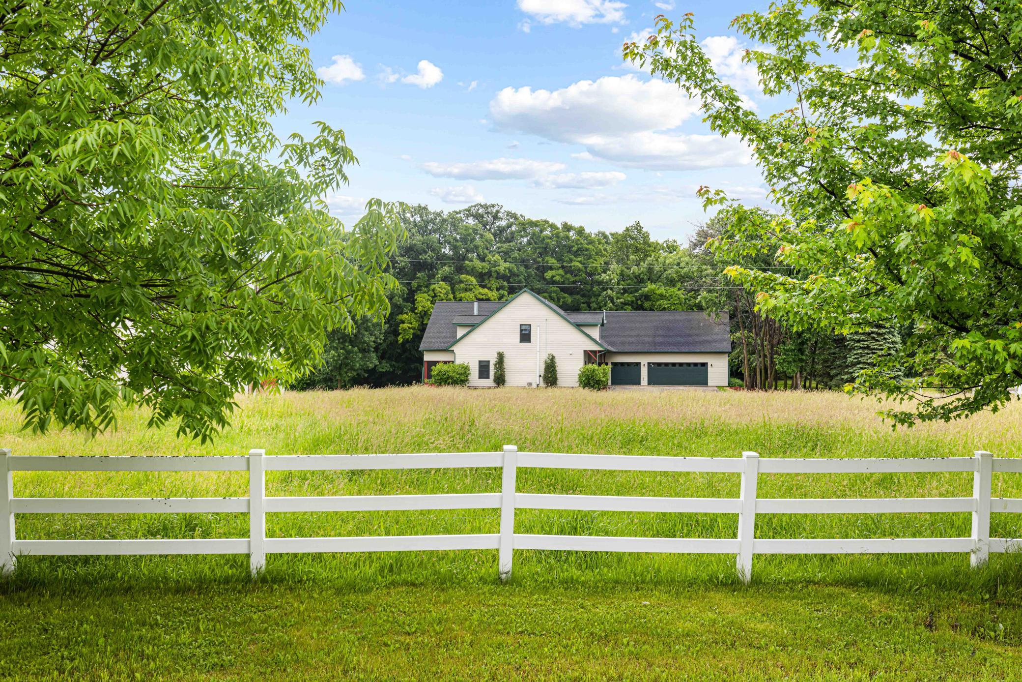 2000 single family home for sale at 25131 Franklin Lake Road in Pelican Rapids, MN — 4 bed, 4 bath (photo 7 of 75)