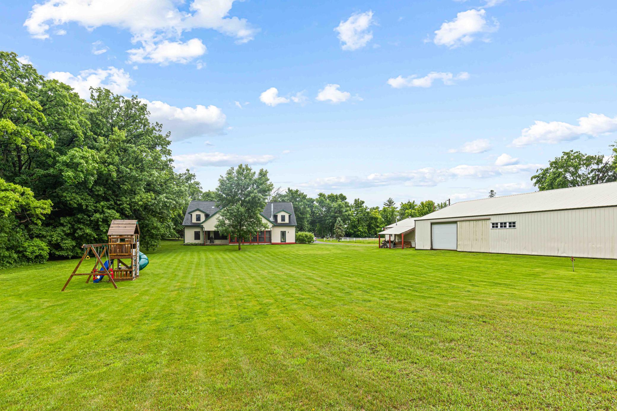 2000 single family home for sale at 25131 Franklin Lake Road in Pelican Rapids, MN — 4 bed, 4 bath (photo 10 of 75)