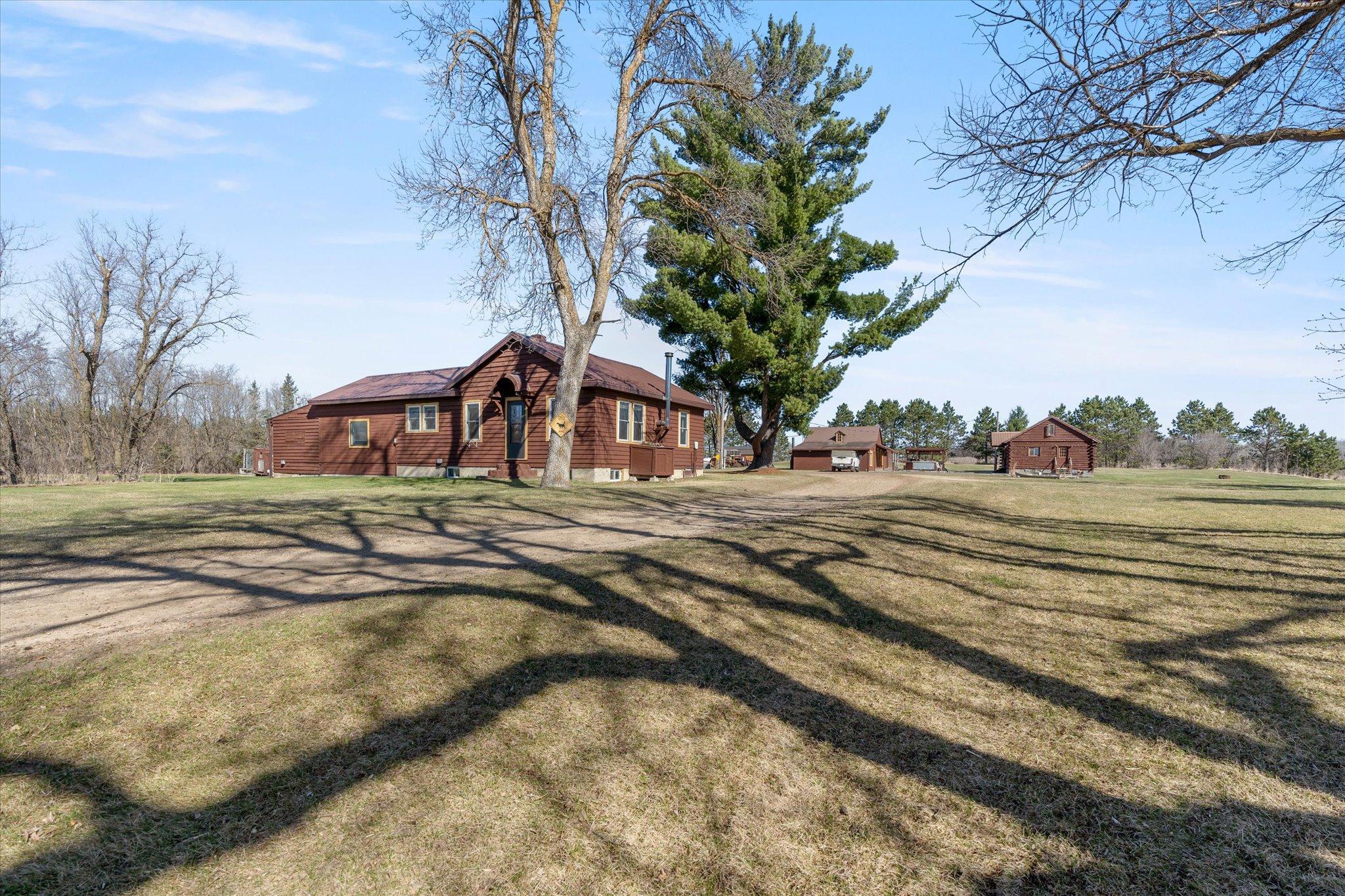 1900 single family home for sale at 44357 Red Oak Road in Staples, MN — 4 bed, 5 bath (photo 4 of 39)
