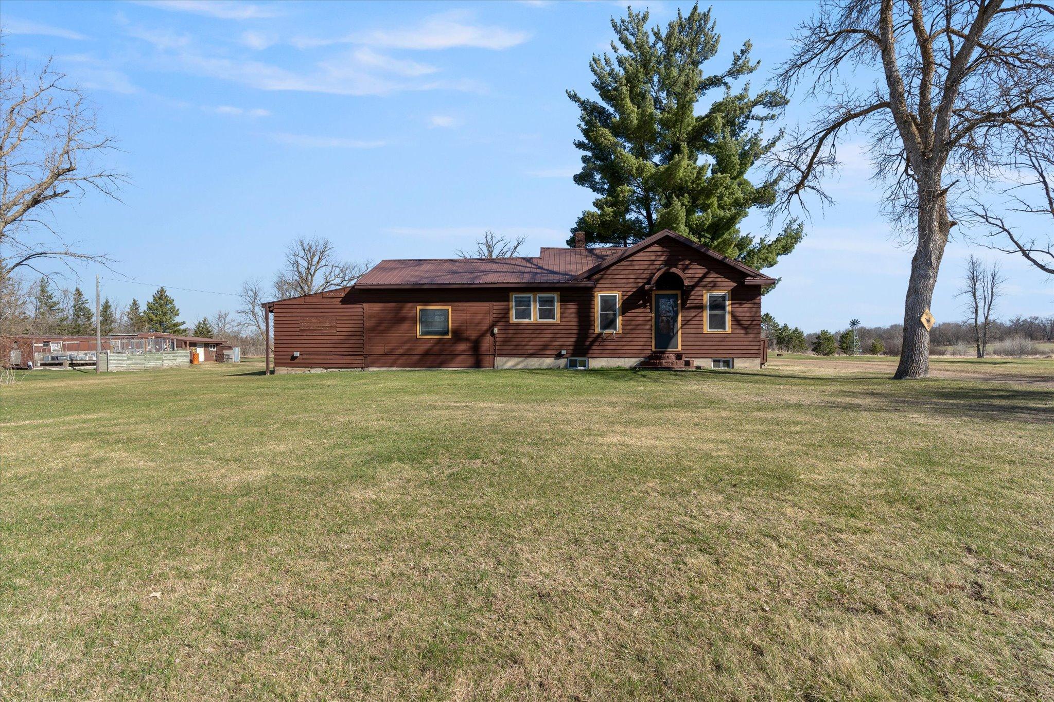 1900 single family home for sale at 44357 Red Oak Road in Staples, MN — 4 bed, 5 bath (photo 8 of 39)