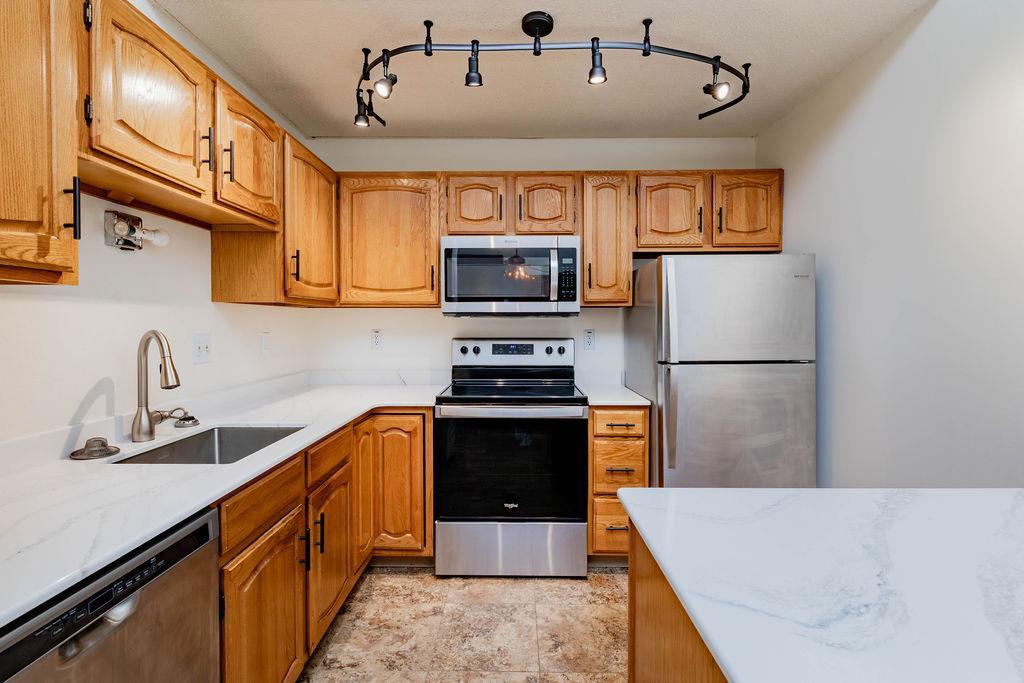 3311 15th S Avenue, Fargo ND 58103 - Photo 2 of 21