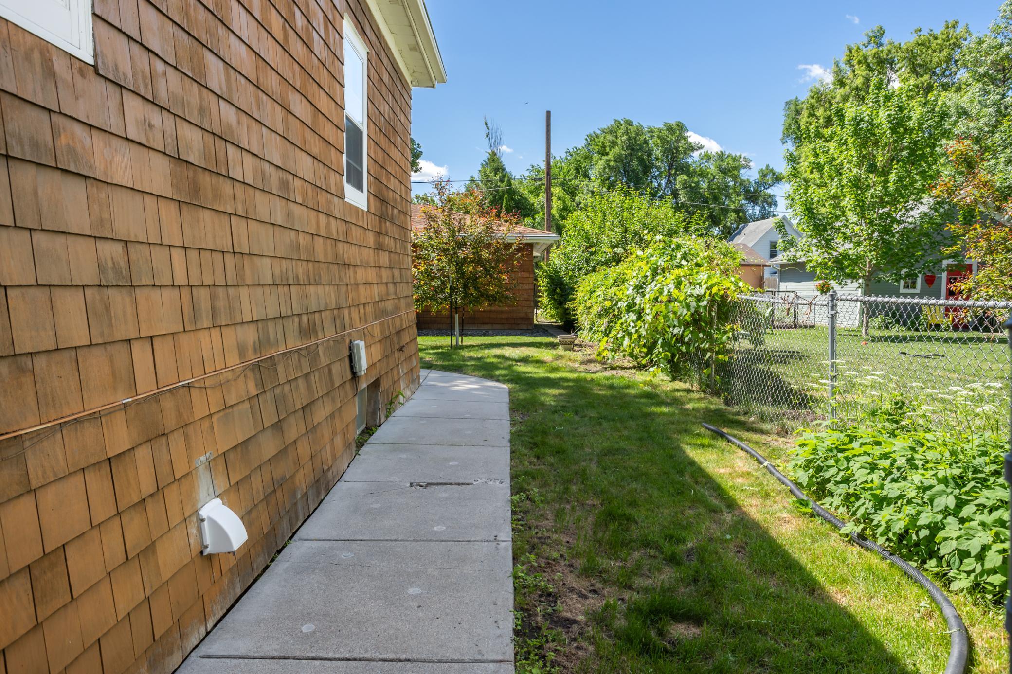 410 9 S Avenue, Fargo ND 58103 - Photo 37 of 51
