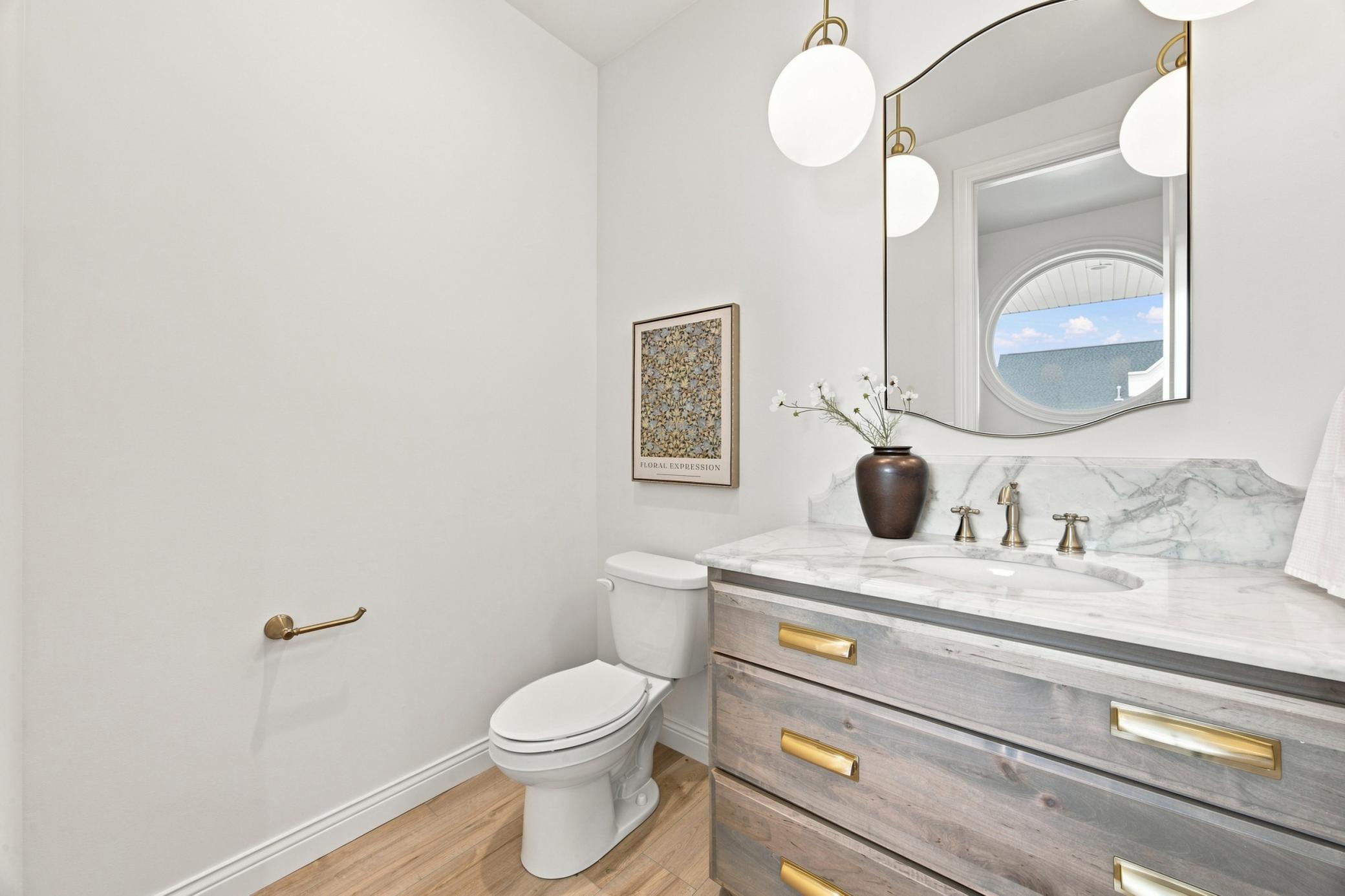 2026 single family home for sale at 1558 75th Avenue S in Fargo, ND — 6 bed, 4 bath (photo 18 of 35)