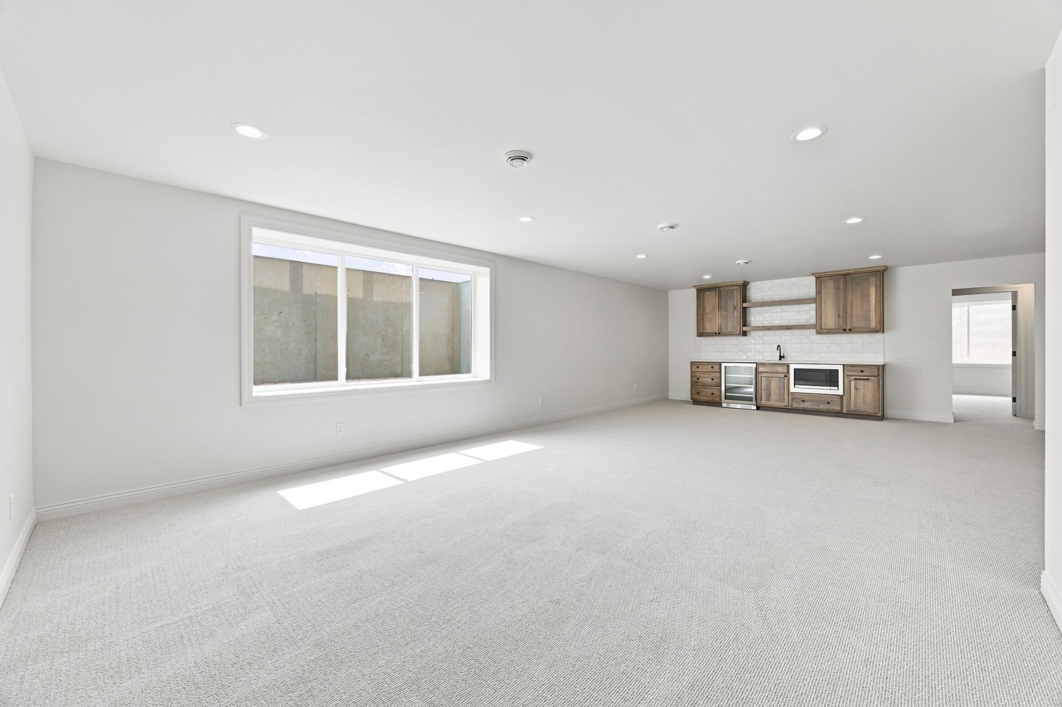2026 single family home for sale at 1558 75th Avenue S in Fargo, ND — 6 bed, 4 bath (photo 23 of 35)