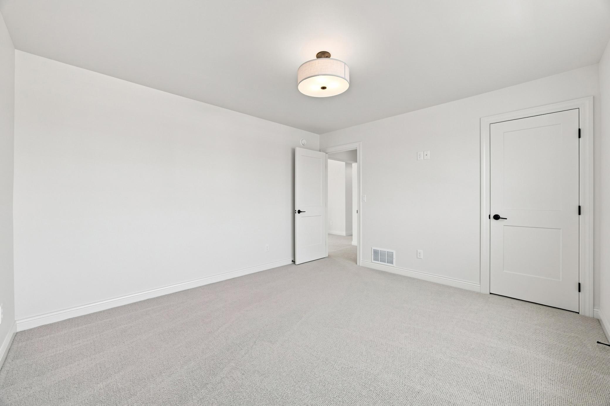 2026 single family home for sale at 1558 75th Avenue S in Fargo, ND — 6 bed, 4 bath (photo 28 of 35)