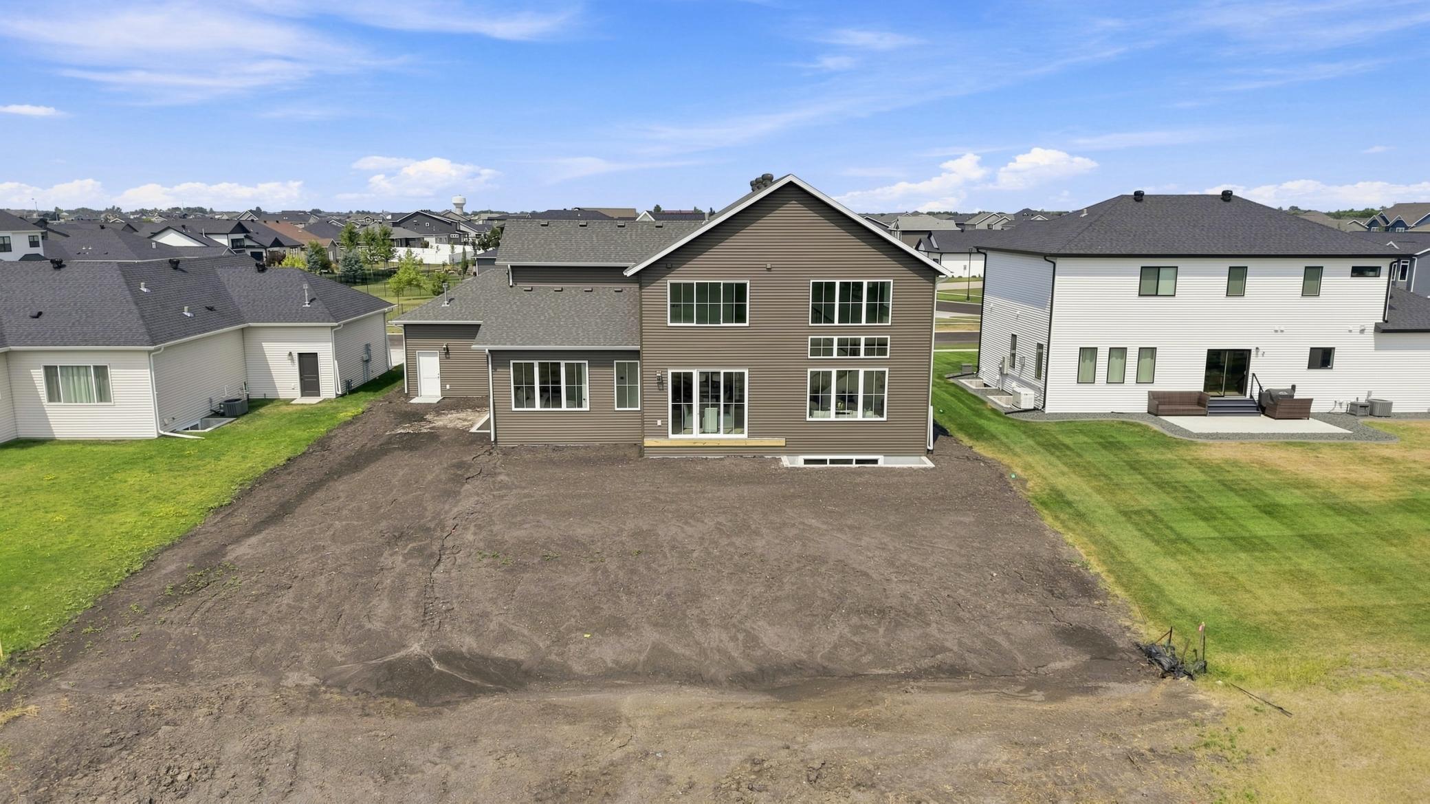 2026 single family home for sale at 1558 75th Avenue S in Fargo, ND — 6 bed, 4 bath (photo 32 of 35)