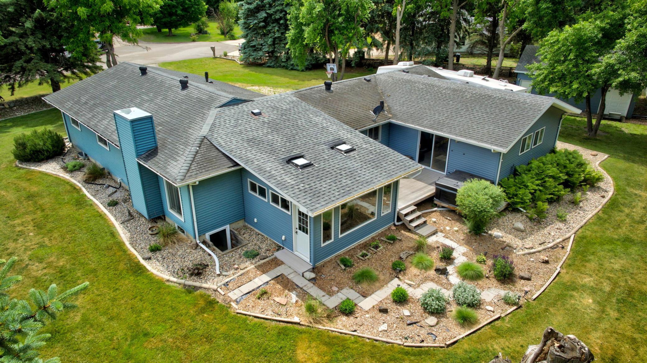1977 single family home for sale at 605 Sheyenne Street in Horace, ND — 3 bed, 2 bath