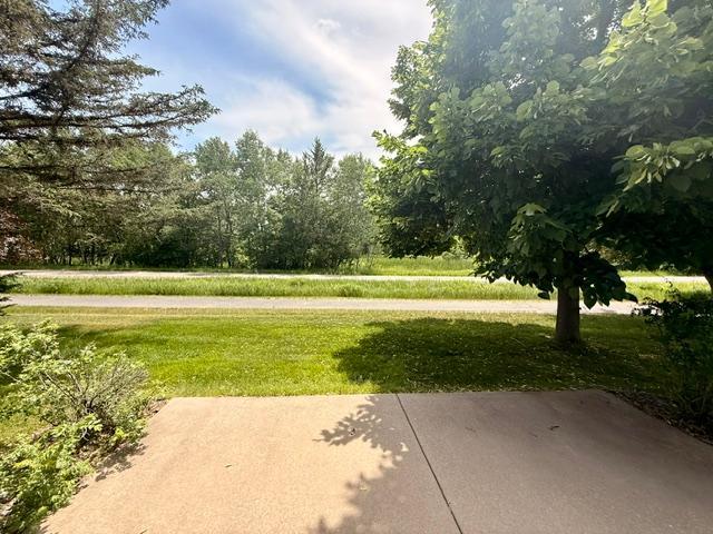 2004 single family home for sale at 2608 Southview Court in Brainerd, MN — 2 bed, 2 bath (photo 4 of 13)