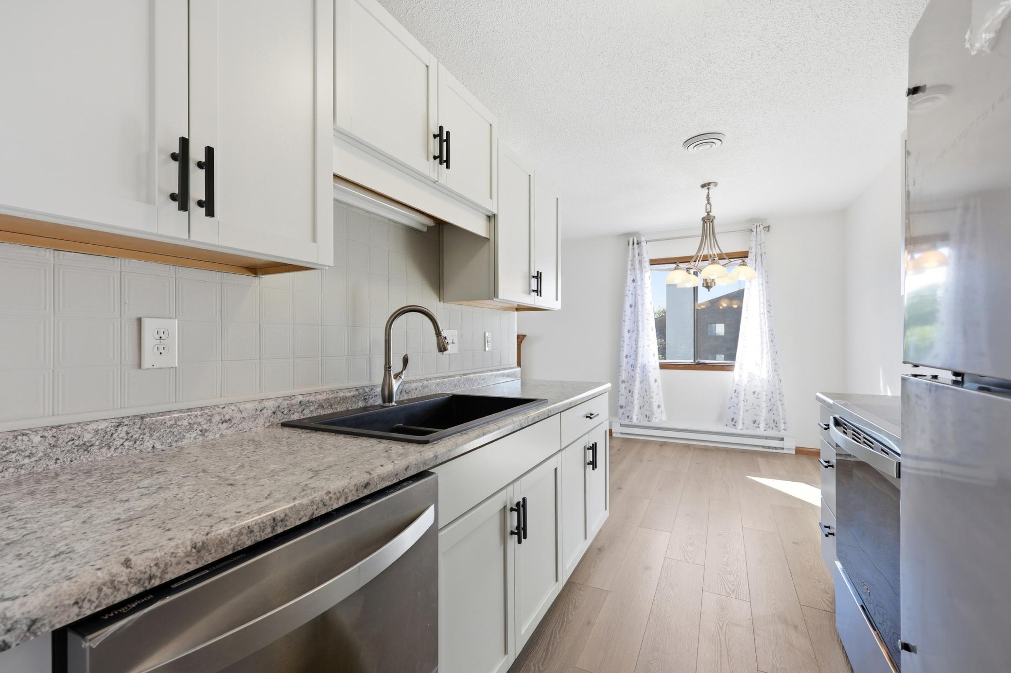 341 Prairiewood S Circle, Unit 301, Fargo ND 58103 - Photo 4 of 14