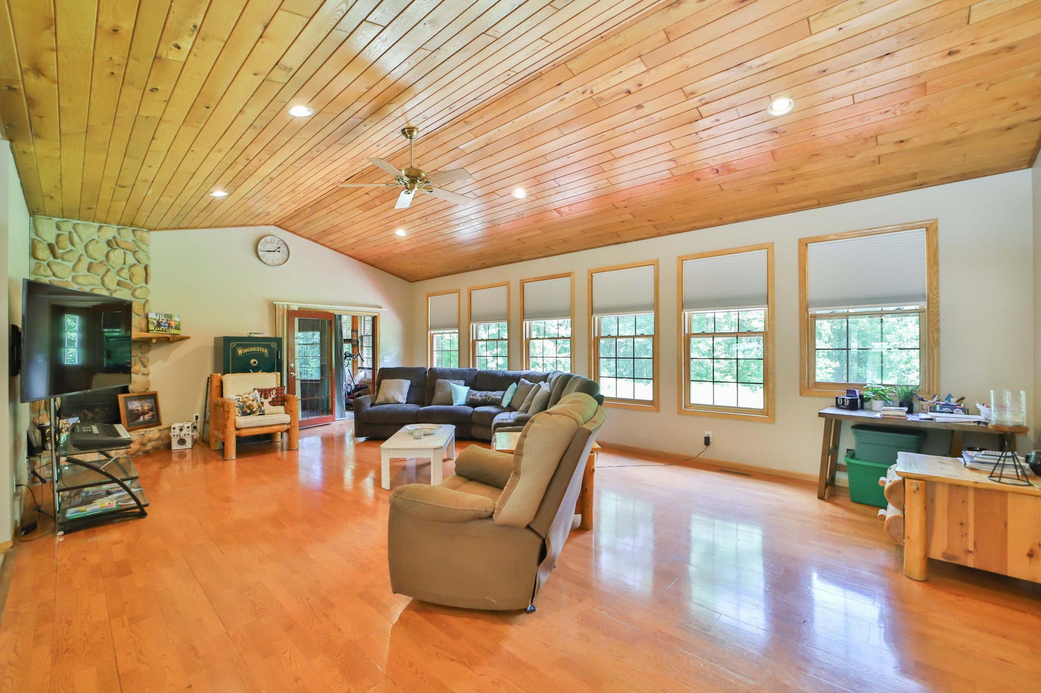 2002 single family home for sale at 6740 Saint Mathias Road in Brainerd, MN — 3 bed, 2 bath (photo 12 of 52)