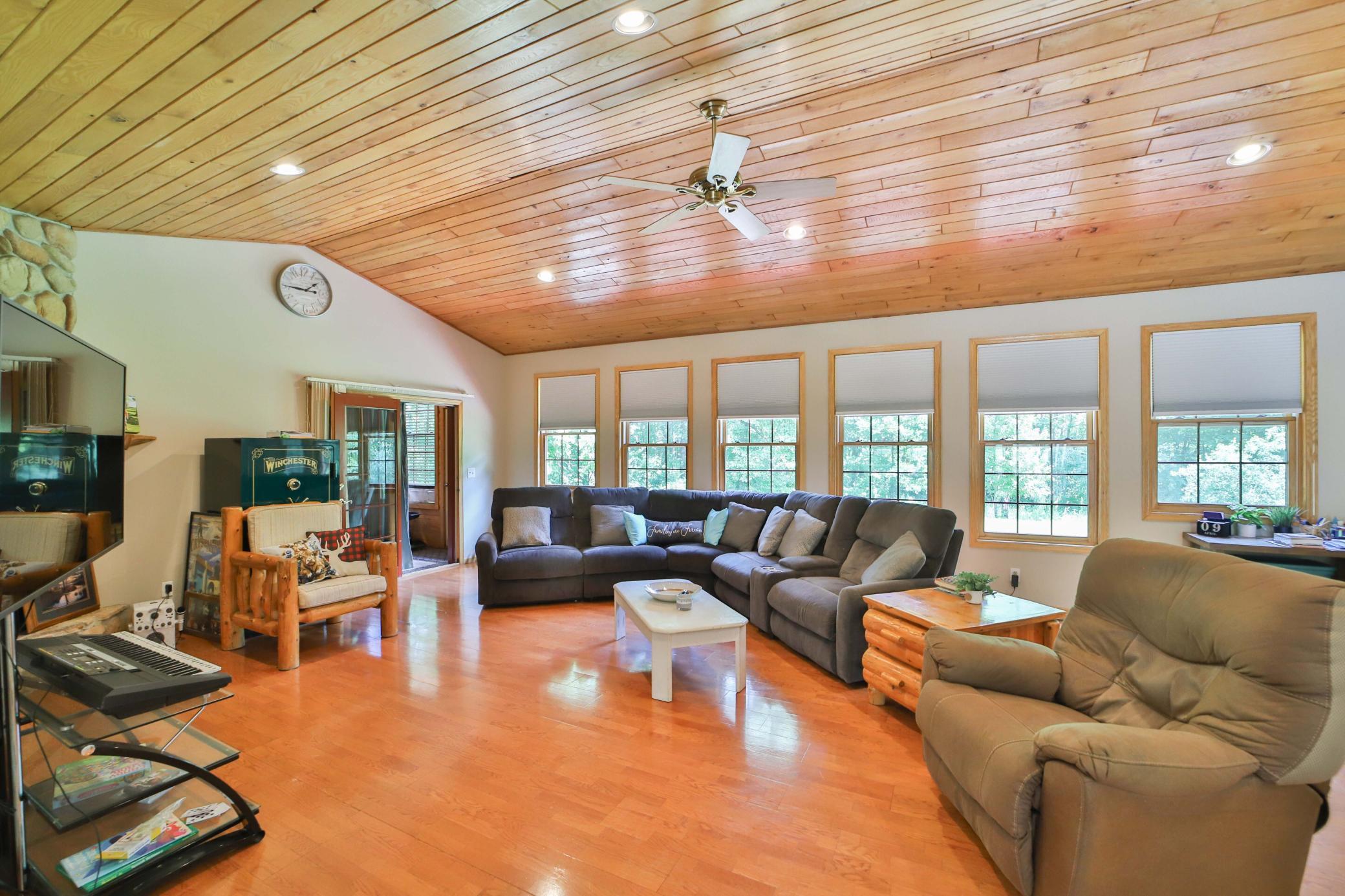 2002 single family home for sale at 6740 Saint Mathias Road in Brainerd, MN — 3 bed, 2 bath (photo 15 of 52)