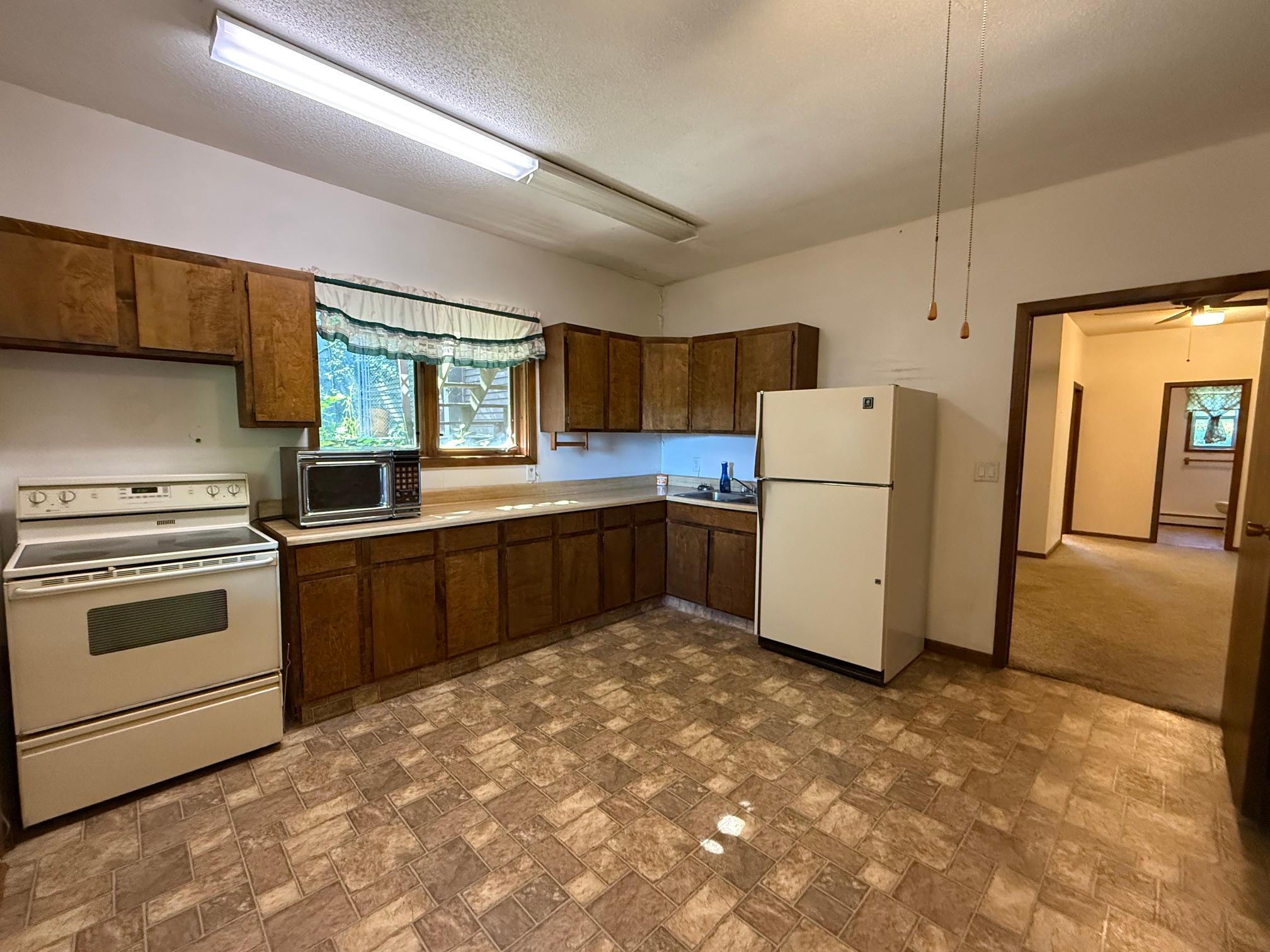 1979 single family home for sale at 26324 Paradise Point Road in Detroit Lakes, MN — 5 bed, 2 bath (photo 21 of 41)