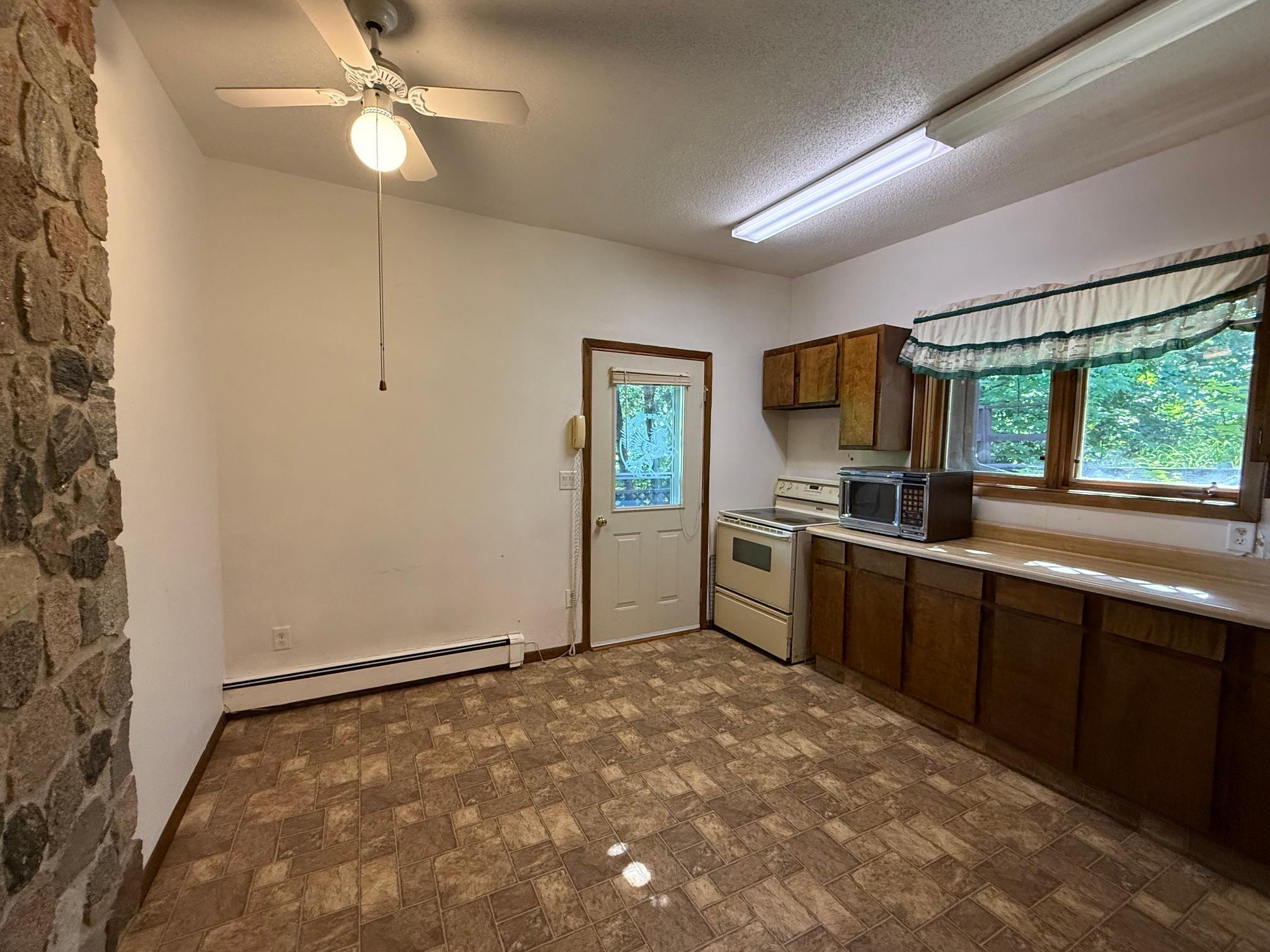 1979 single family home for sale at 26324 Paradise Point Road in Detroit Lakes, MN — 5 bed, 2 bath (photo 24 of 41)