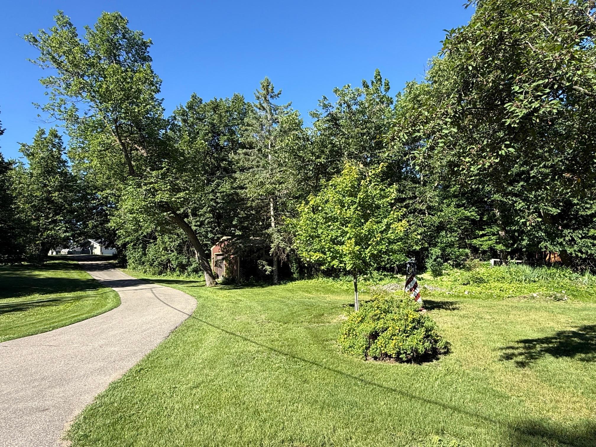 1979 single family home for sale at 26324 Paradise Point Road in Detroit Lakes, MN — 5 bed, 2 bath (photo 38 of 41)