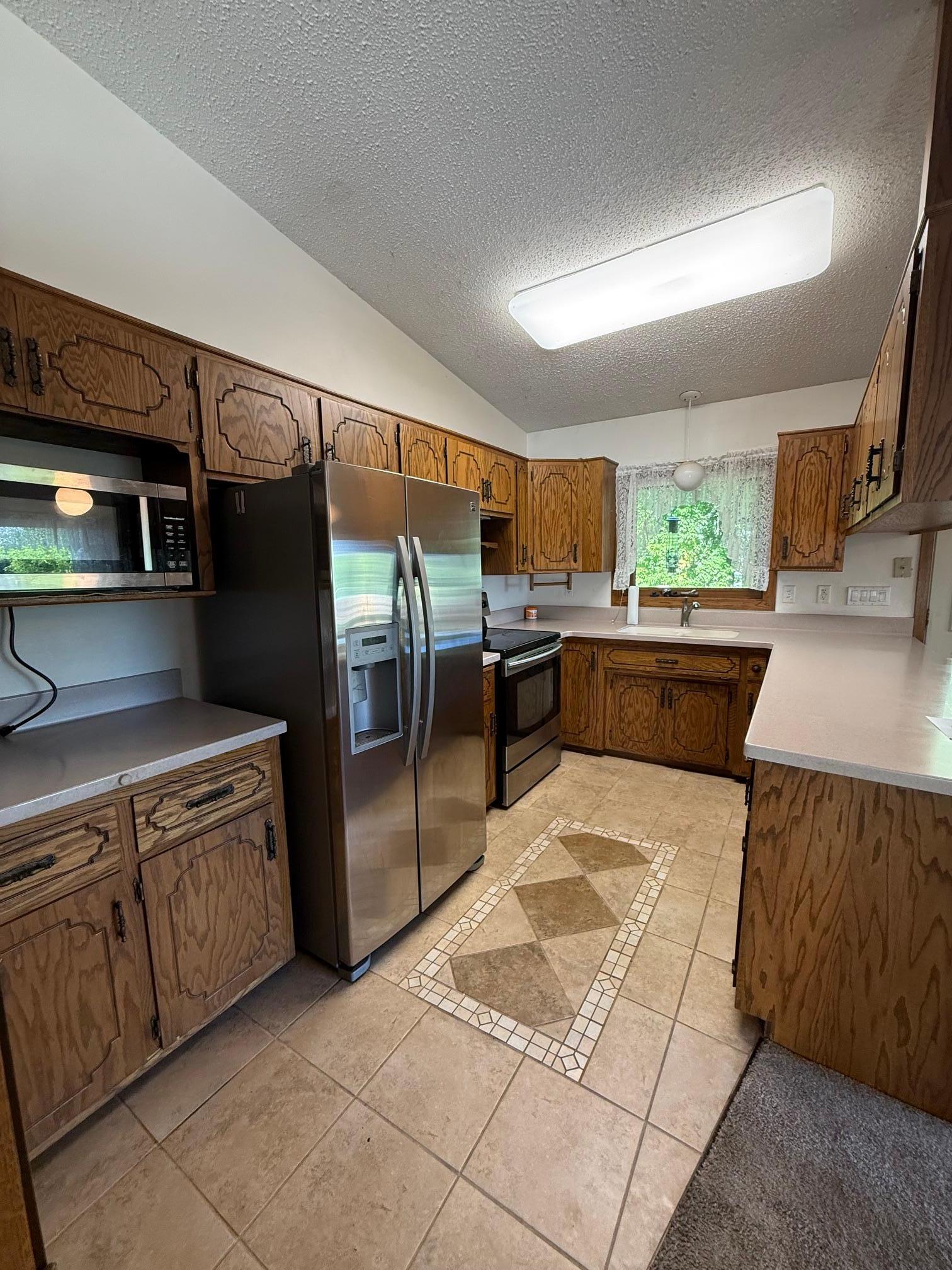 1979 single family home for sale at 26324 Paradise Point Road in Detroit Lakes, MN — 5 bed, 2 bath (photo 10 of 41)