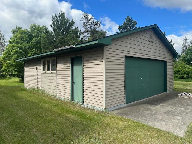 1976 single family home for sale at 1929 Lakeview Drive SW in Bemidji, MN — 4 bed, 2 bath (photo 23 of 26)