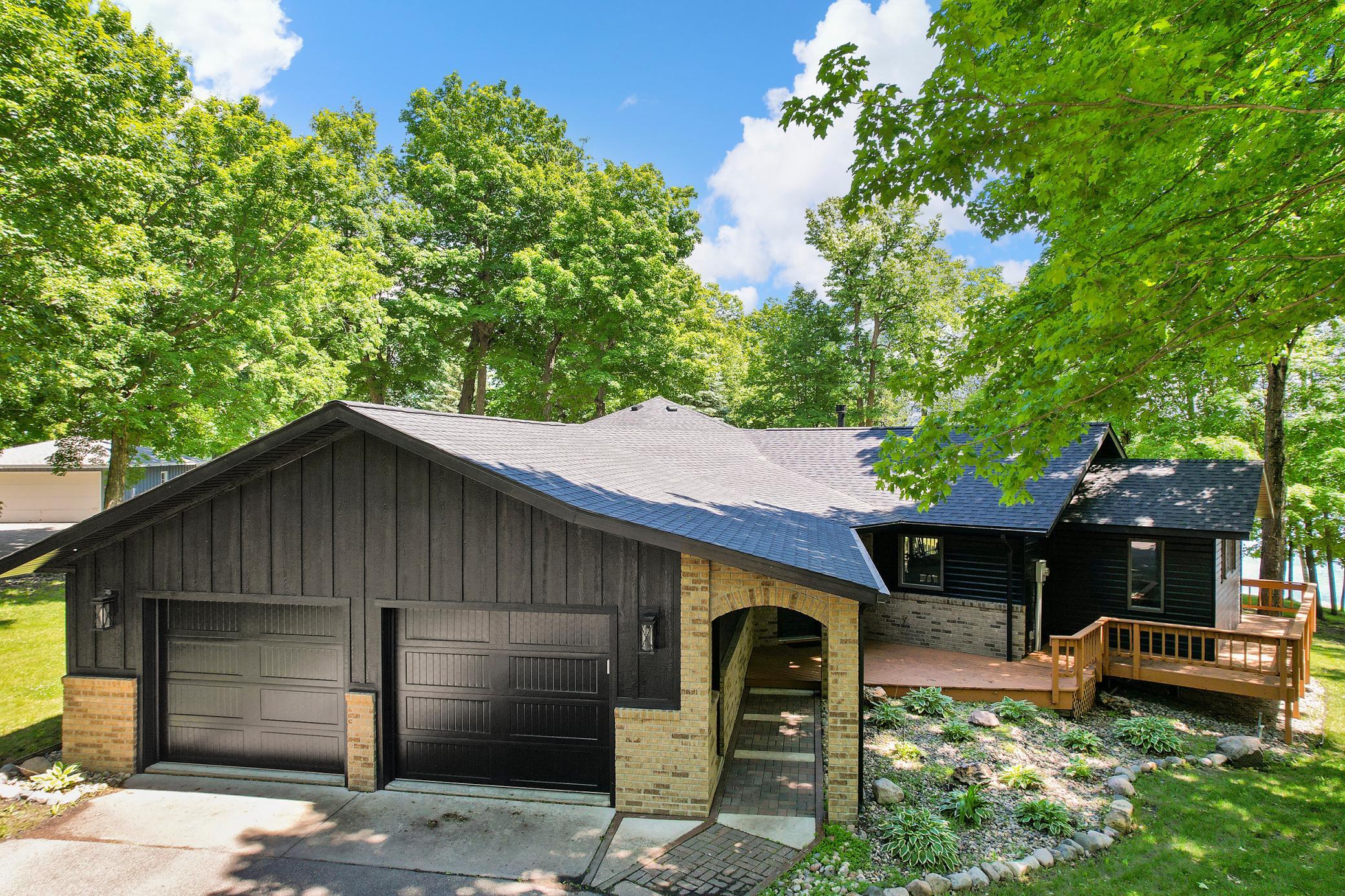 1995 single family home for sale at 16449 Sugar Island Road in Audubon, MN — 4 bed, 4 bath (photo 5 of 91)