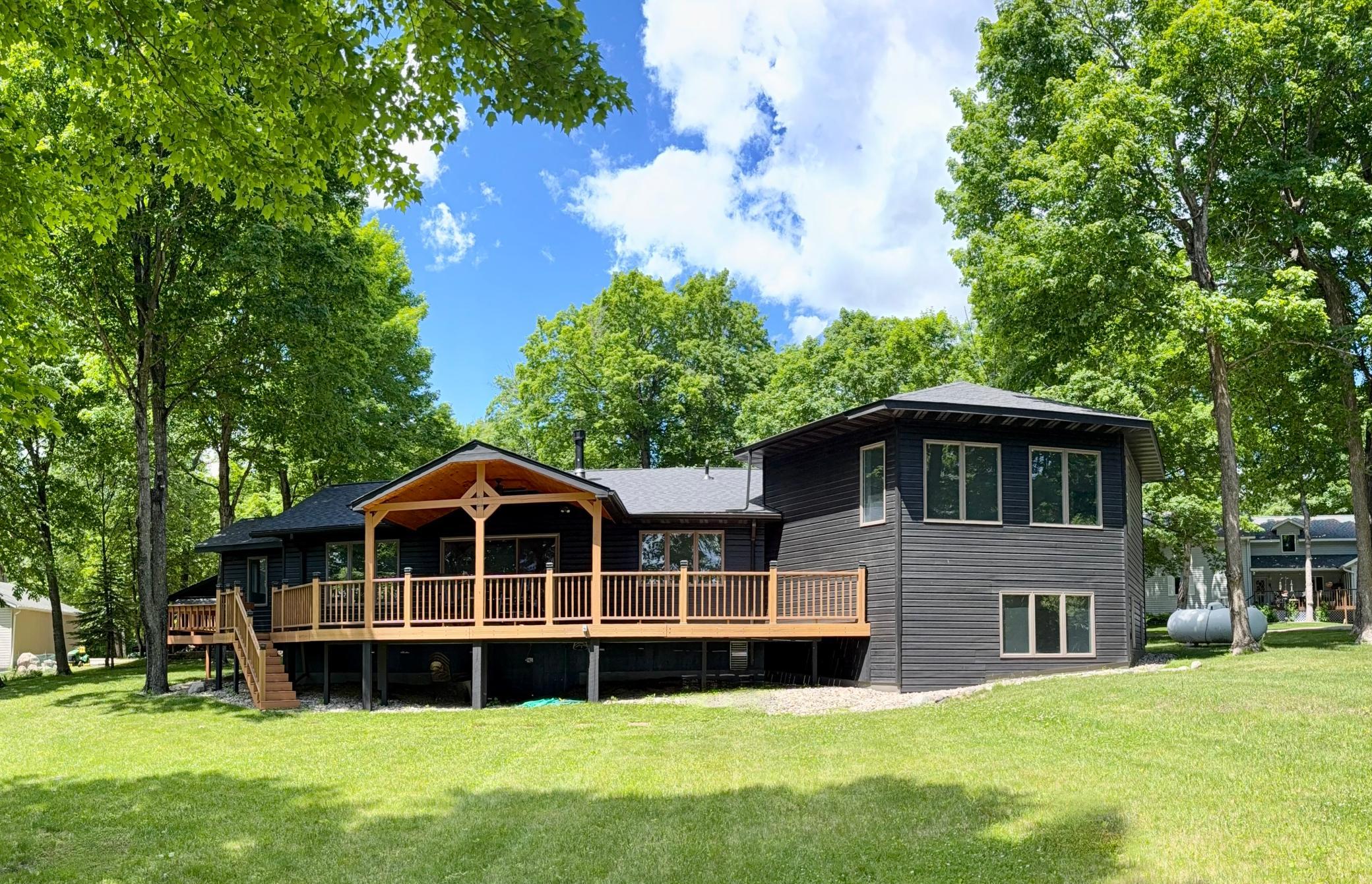 1995 single family home for sale at 16449 Sugar Island Road in Audubon, MN — 4 bed, 4 bath (photo 10 of 91)