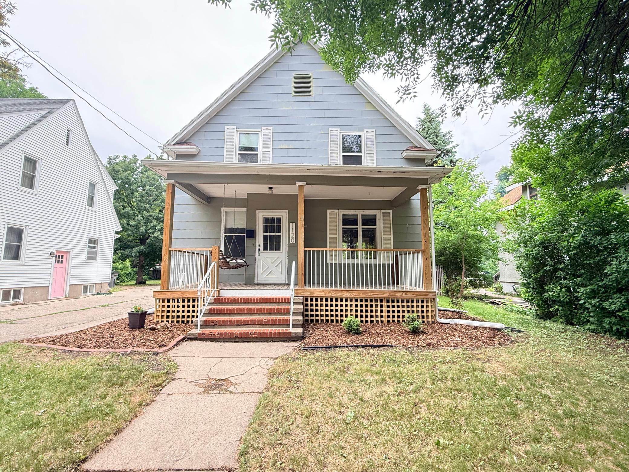 1906 single family home for sale at 1120 4th Avenue S in Moorhead, MN — 5 bed, 3 bath