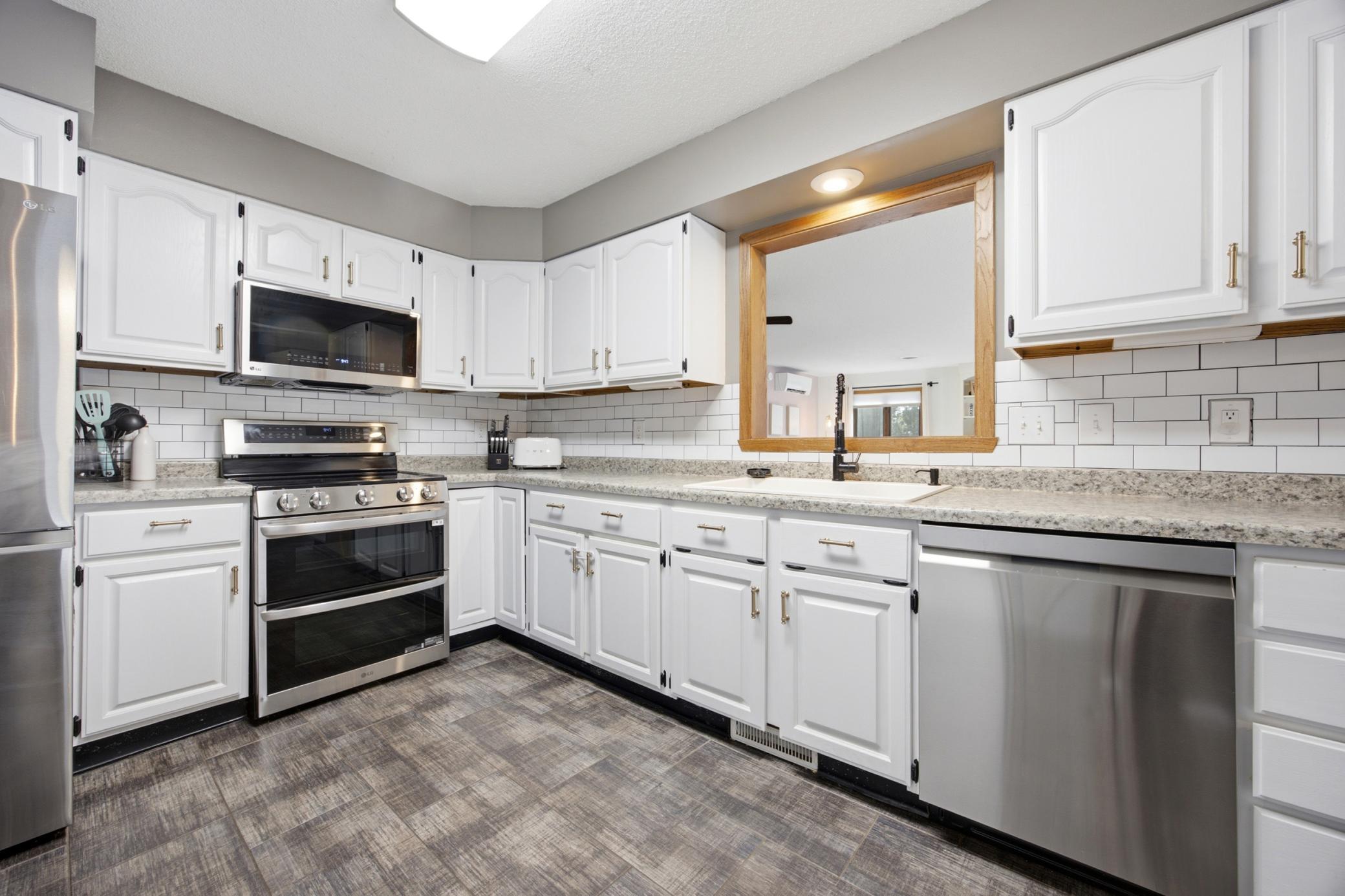1977 single family home for sale at 57 Prairiewood Drive S in Fargo, ND — 4 bed, 4 bath (photo 20 of 62)
