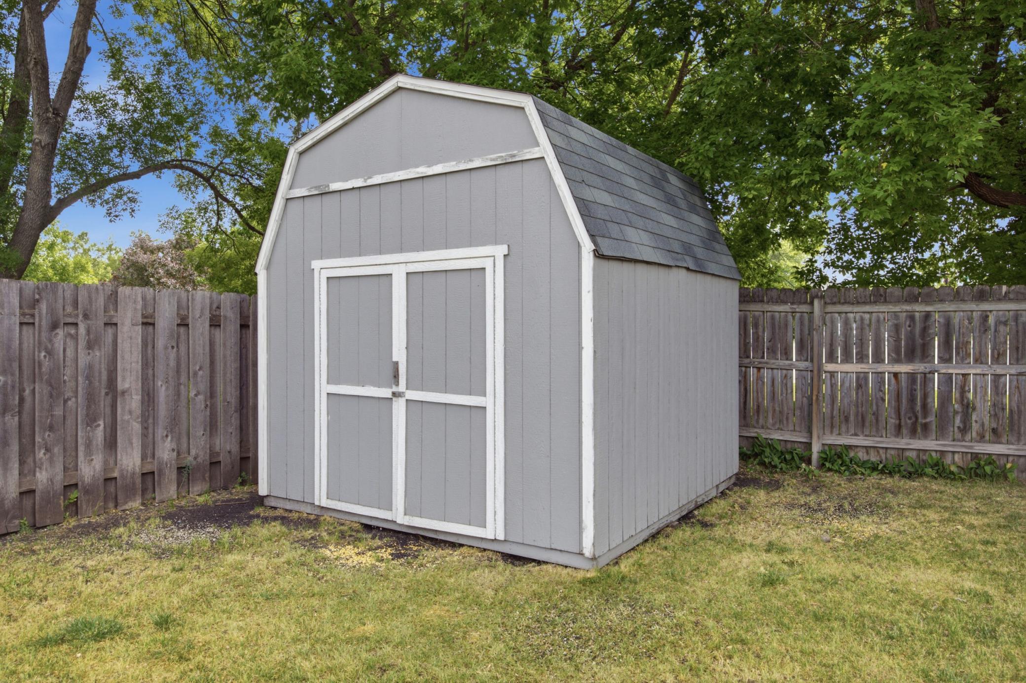 1977 single family home for sale at 57 Prairiewood Drive S in Fargo, ND — 4 bed, 4 bath (photo 5 of 62)