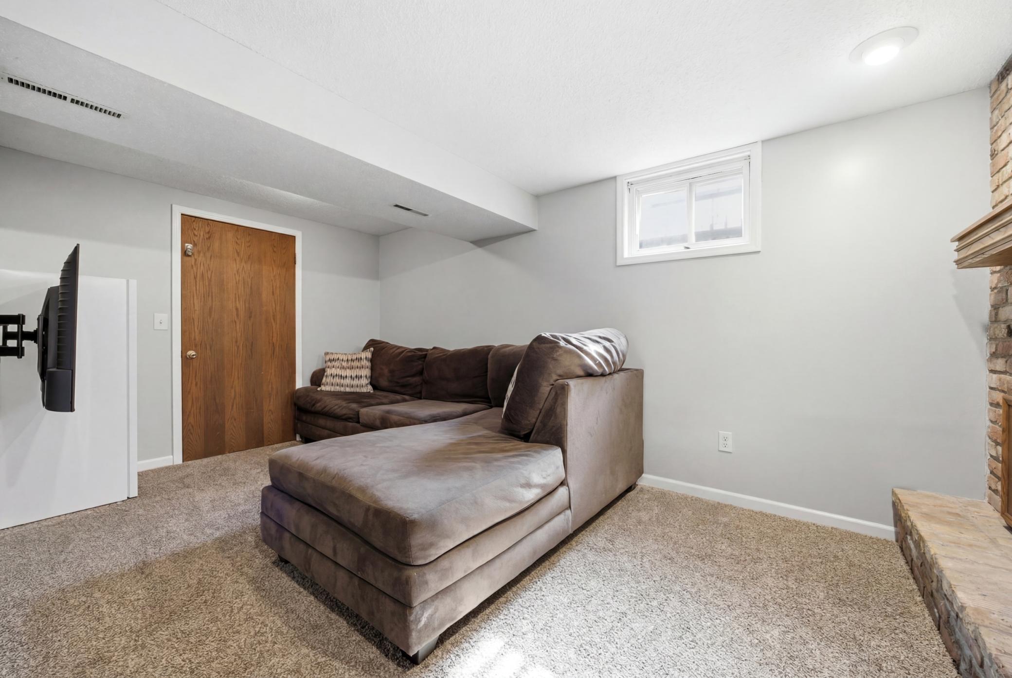 1977 single family home for sale at 57 Prairiewood Drive S in Fargo, ND — 4 bed, 4 bath (photo 43 of 62)