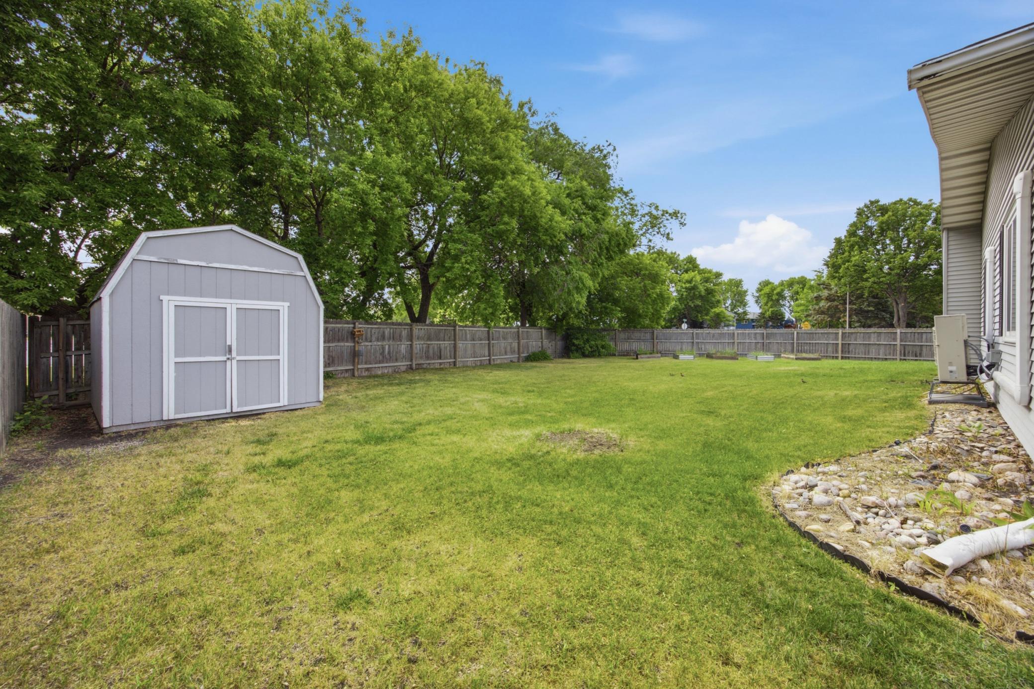 1977 single family home for sale at 57 Prairiewood Drive S in Fargo, ND — 4 bed, 4 bath (photo 6 of 62)