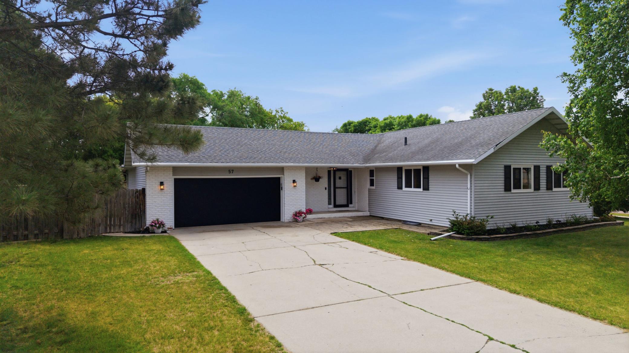 1977 single family home for sale at 57 Prairiewood Drive S in Fargo, ND — 4 bed, 4 bath (photo 7 of 62)
