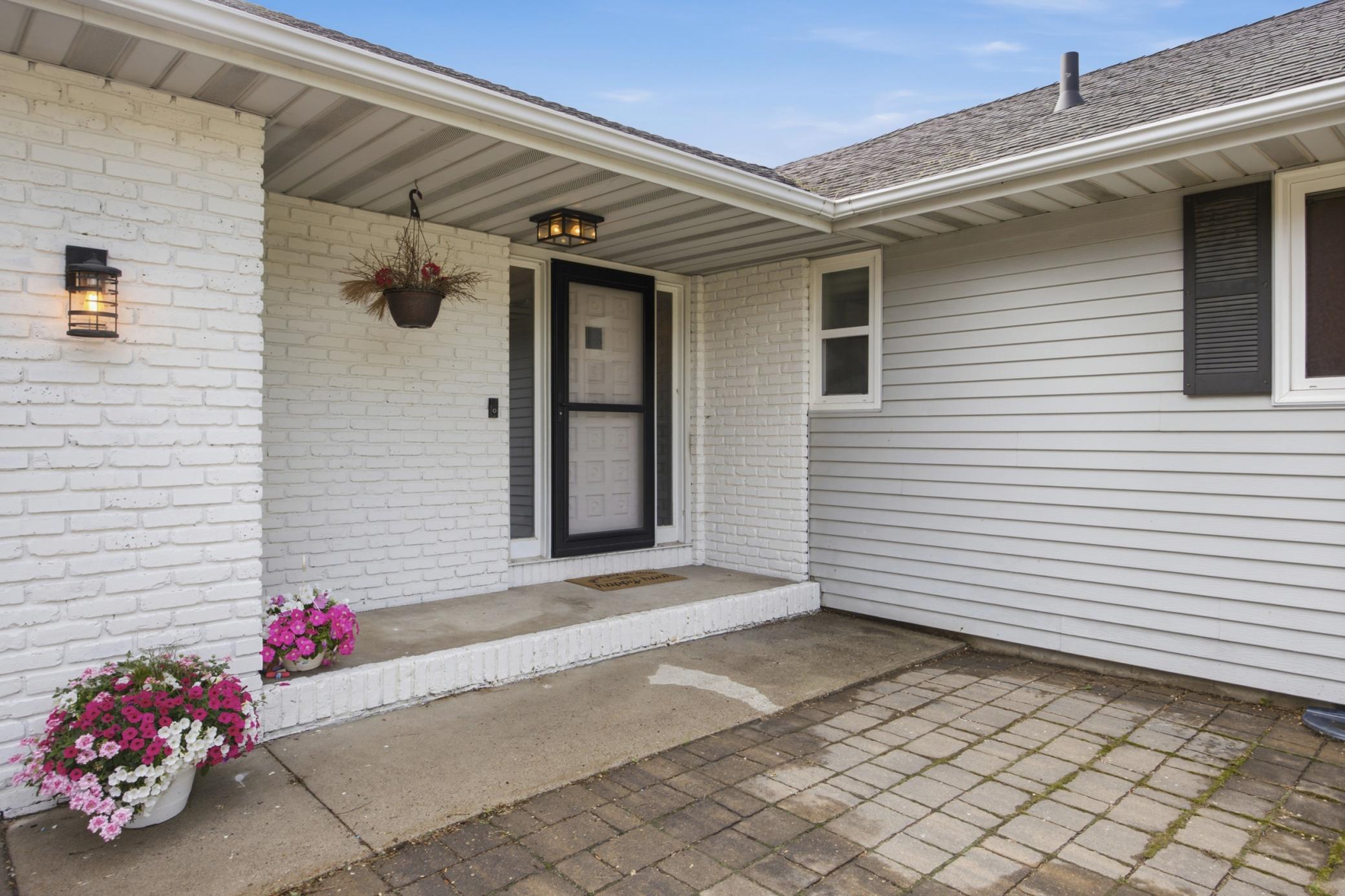 1977 single family home for sale at 57 Prairiewood Drive S in Fargo, ND — 4 bed, 4 bath (photo 8 of 62)