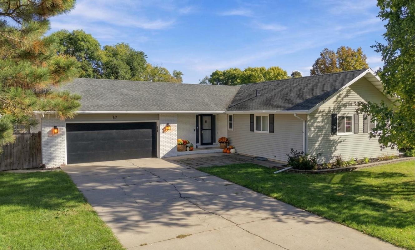1977 single family home for sale at 57 Prairiewood Drive S in Fargo, ND — 4 bed, 4 bath