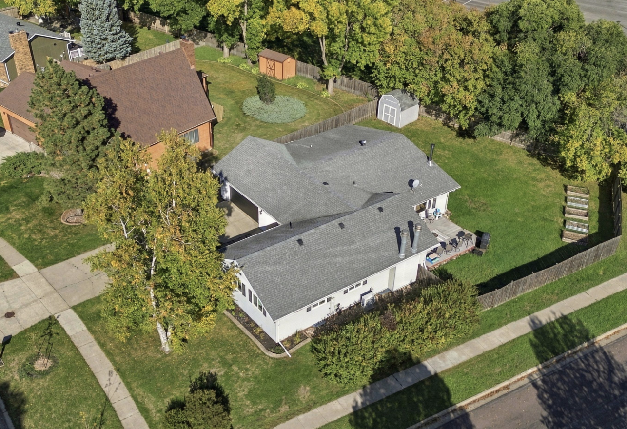 1977 single family home for sale at 57 Prairiewood Drive S in Fargo, ND — 4 bed, 4 bath (photo 3 of 53)