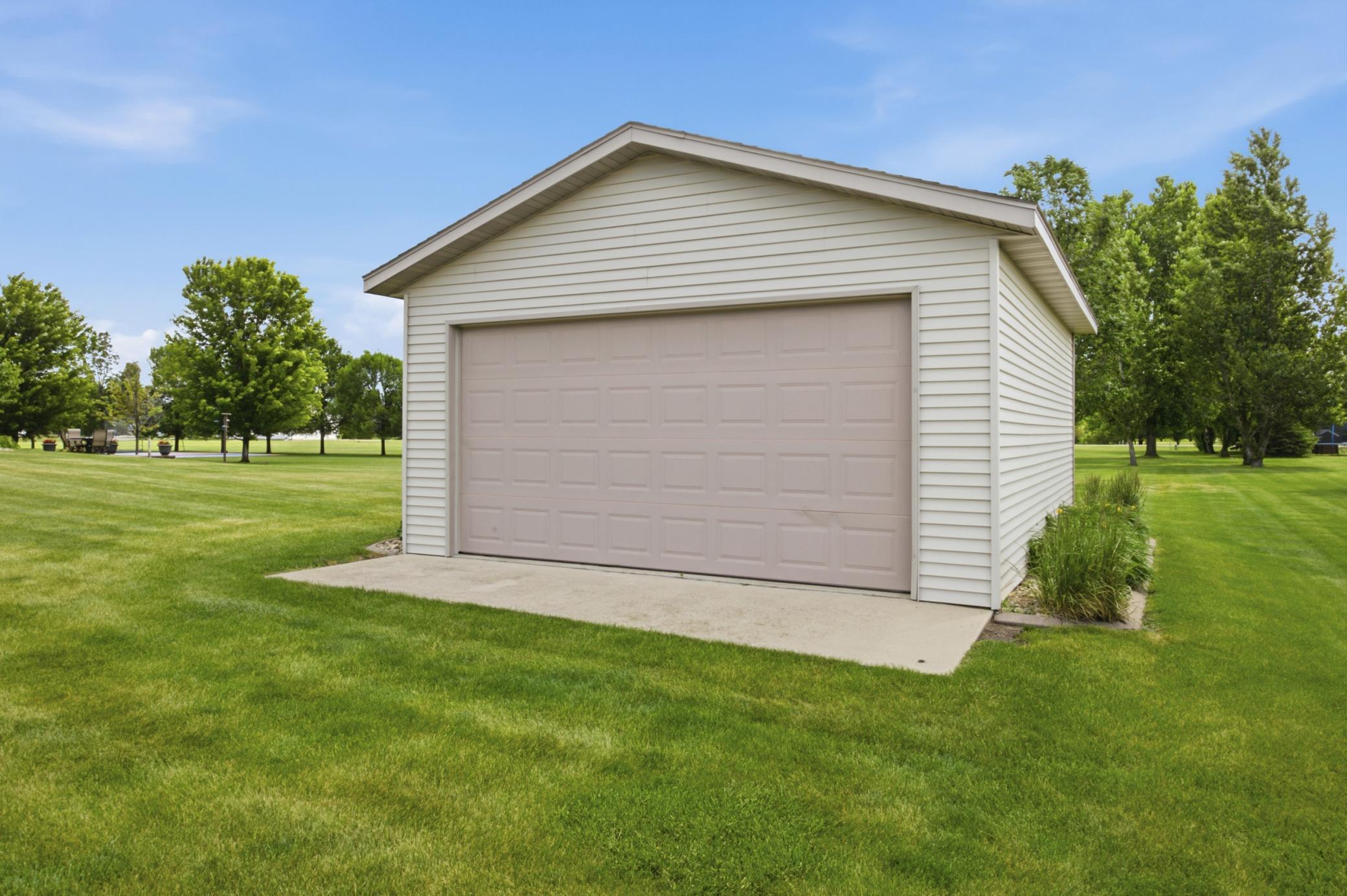 5012 2nd E Street, West Fargo ND 58078 - Photo 34 of 47