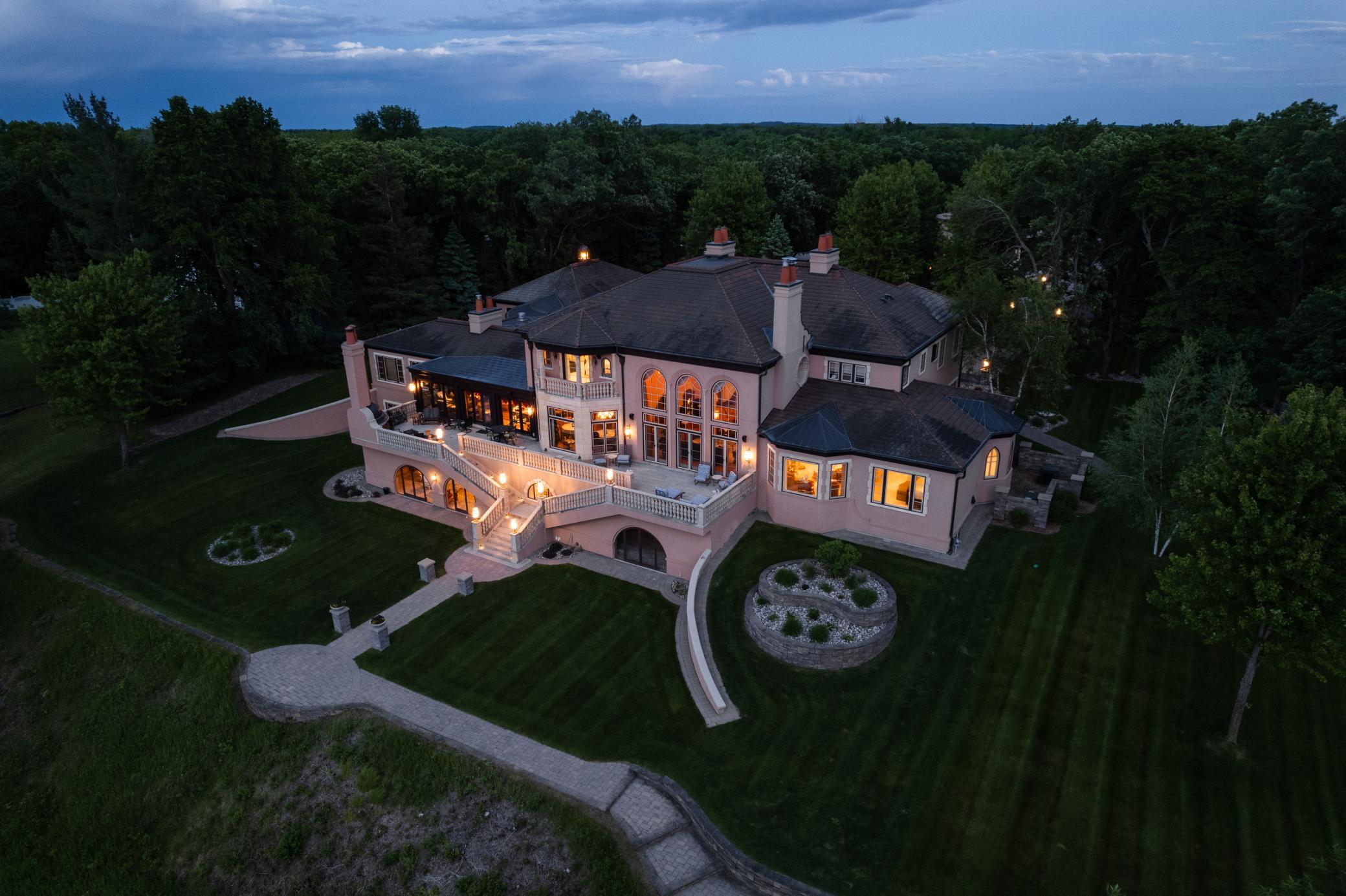 2005 single family home for sale at 45329 Red Pine Loop in Perham, MN — 6 bed, 8 bath (photo 2 of 114)