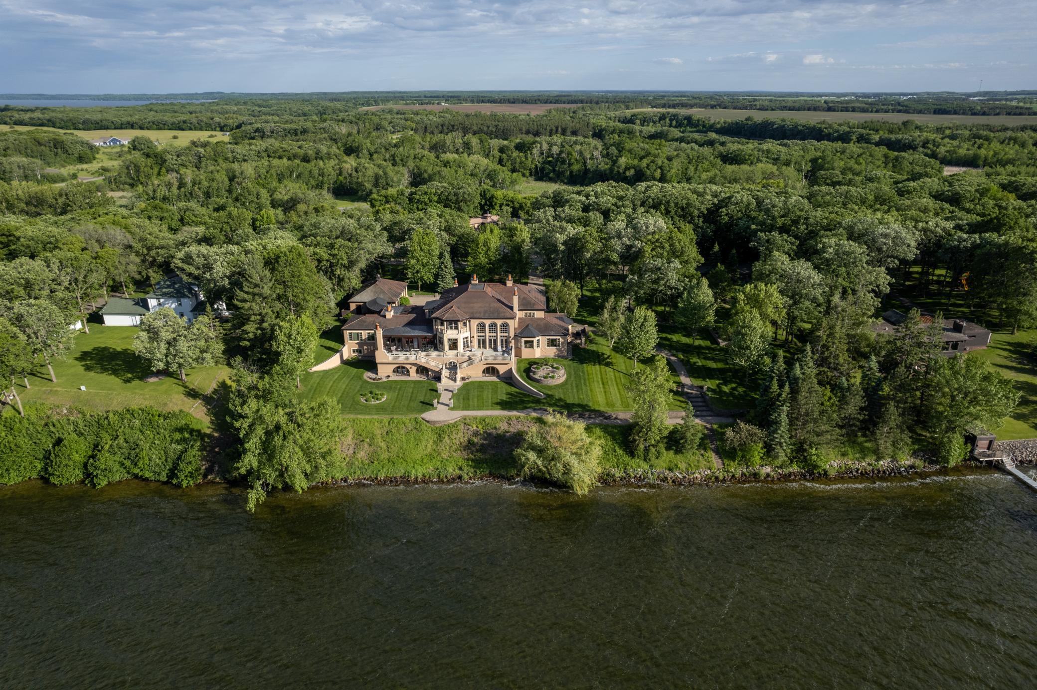 2005 single family home for sale at 45329 Red Pine Loop in Perham, MN — 6 bed, 8 bath (photo 5 of 114)