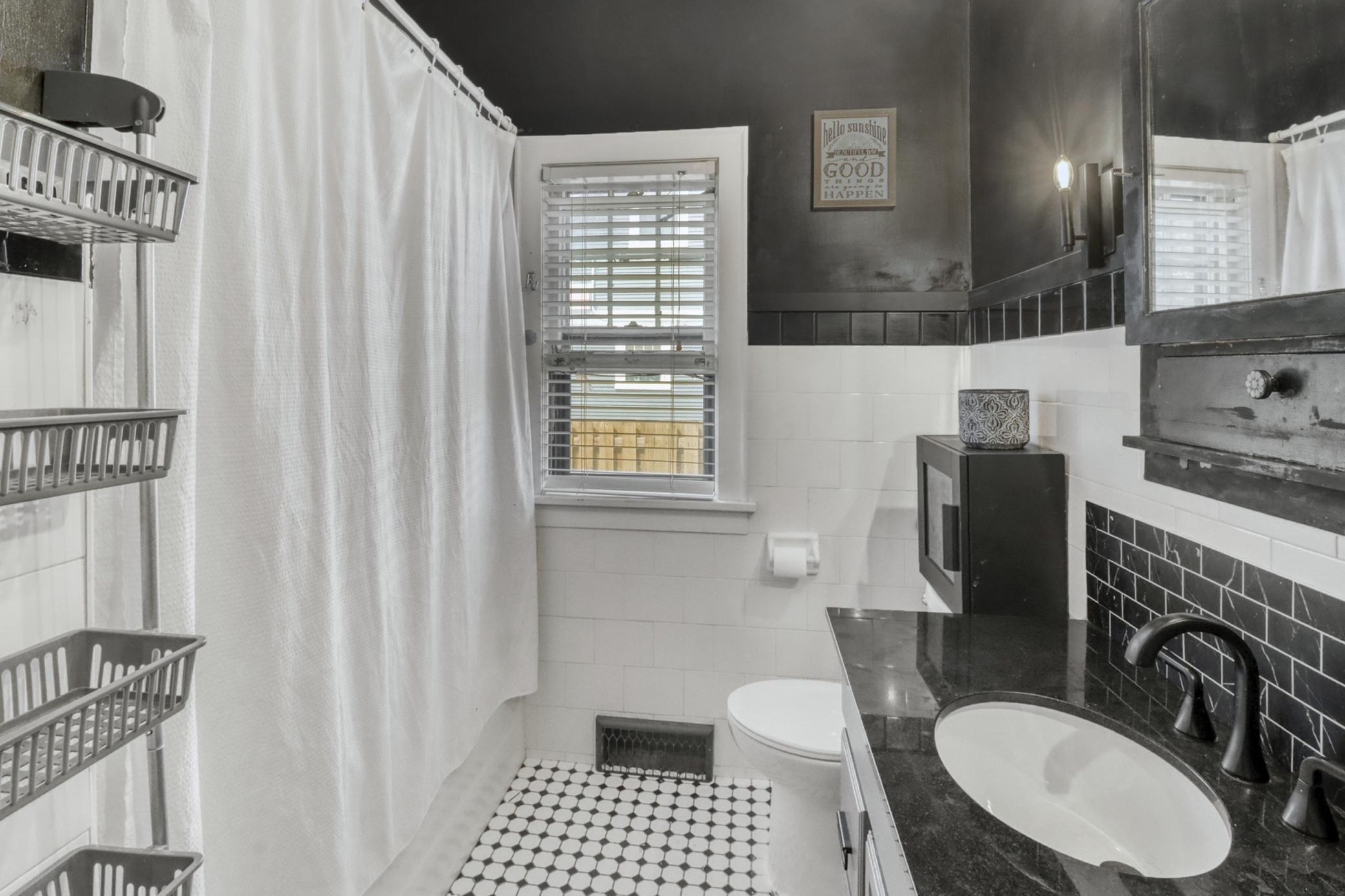1939 single family home for sale at 331 Willow Street E in Detroit Lakes, MN — 3 bed, 3 bath (photo 19 of 43)