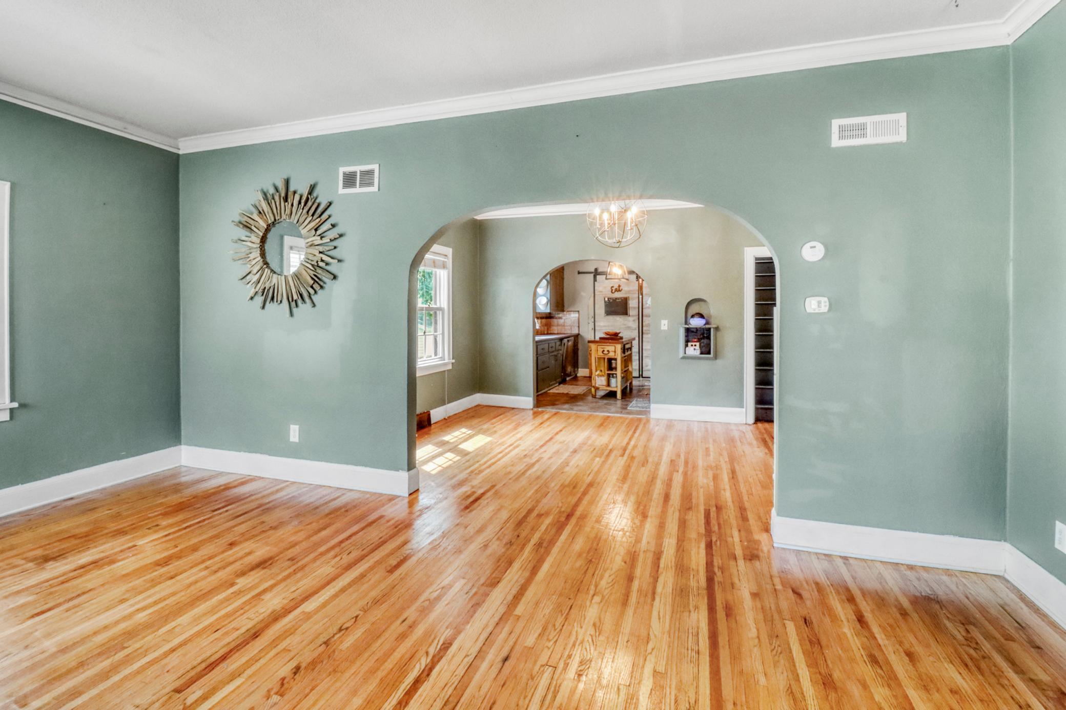 1939 single family home for sale at 331 Willow Street E in Detroit Lakes, MN — 3 bed, 3 bath (photo 5 of 43)
