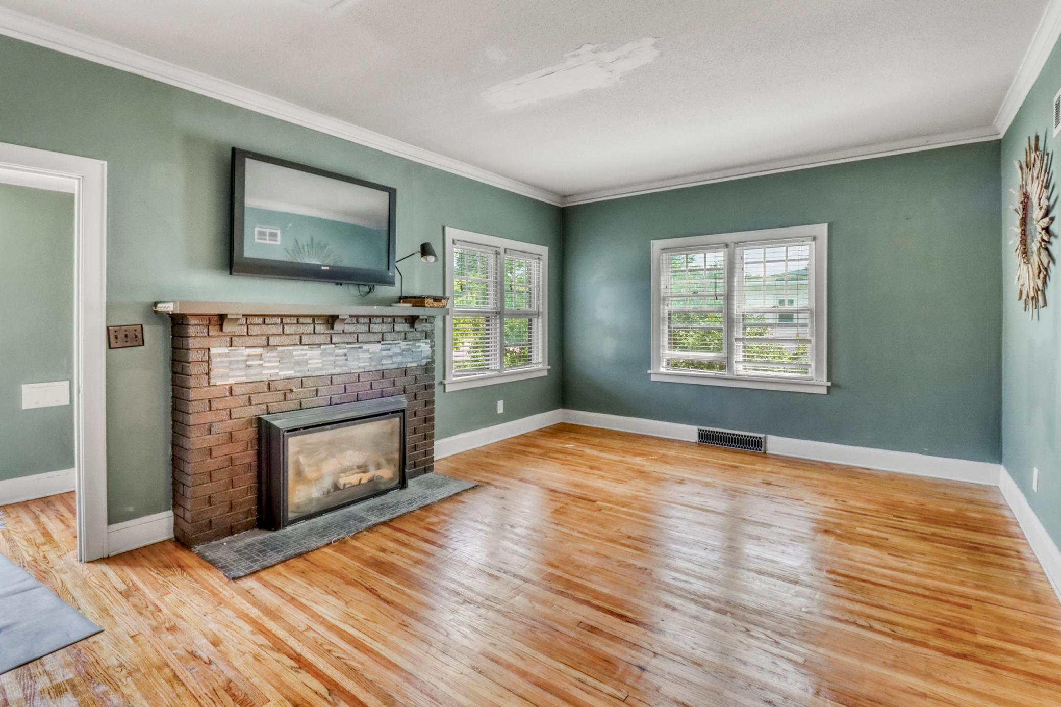1939 single family home for sale at 331 Willow Street E in Detroit Lakes, MN — 3 bed, 3 bath (photo 6 of 43)