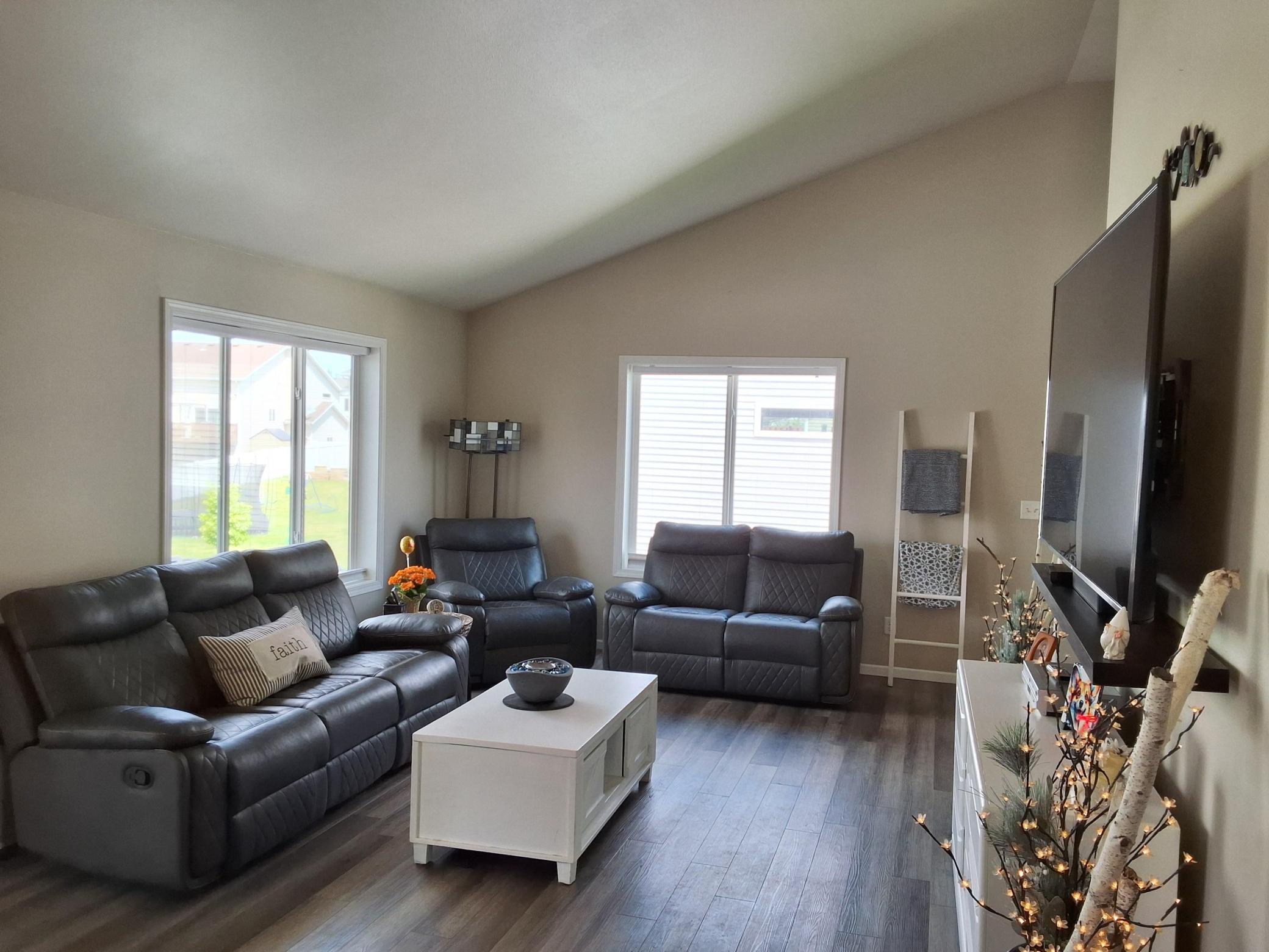 442 Foxtail E Drive, West Fargo ND 58078 - Photo 3 of 37