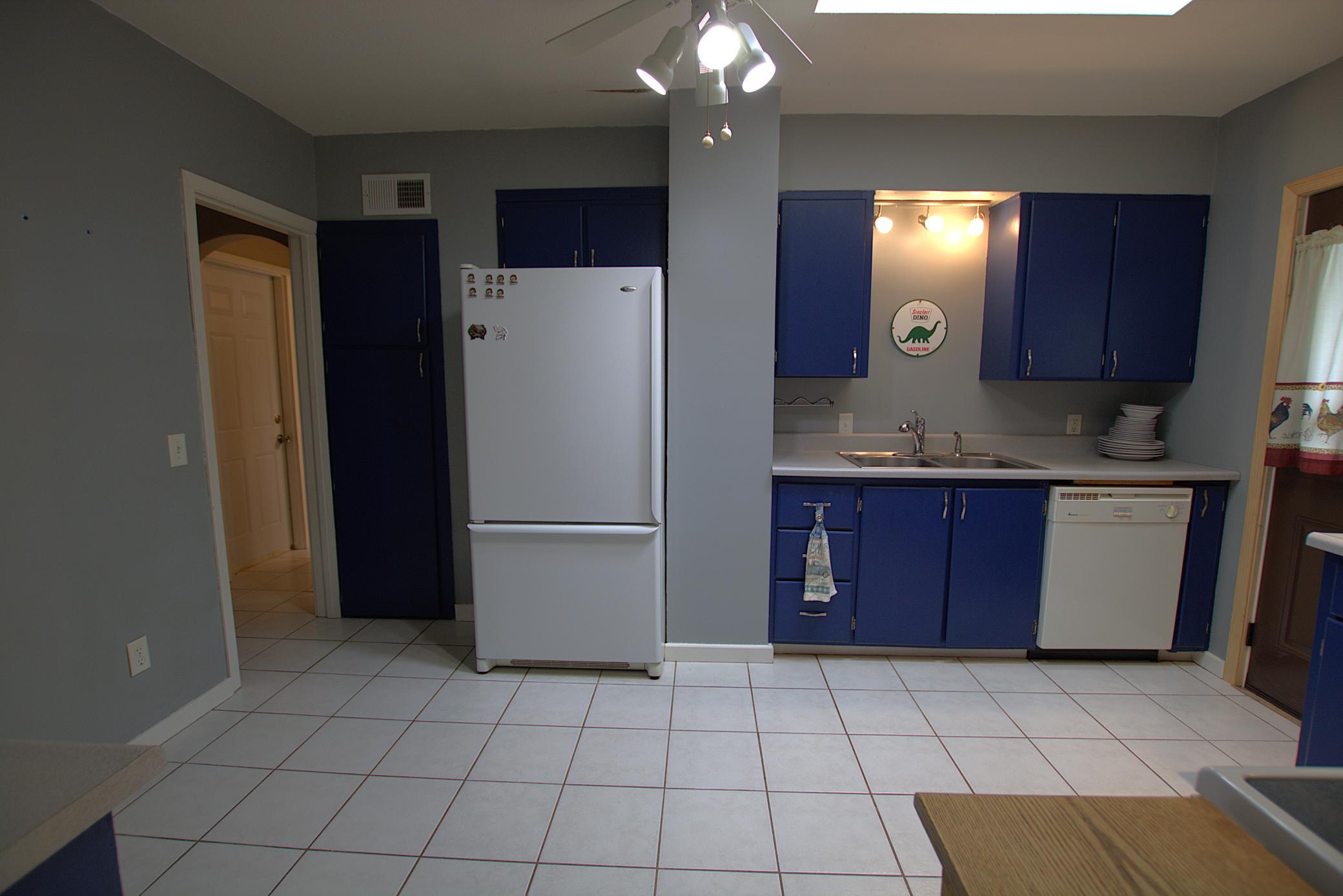 616 7th Street NE, Staples MN 56479 - Photo 2 of 10