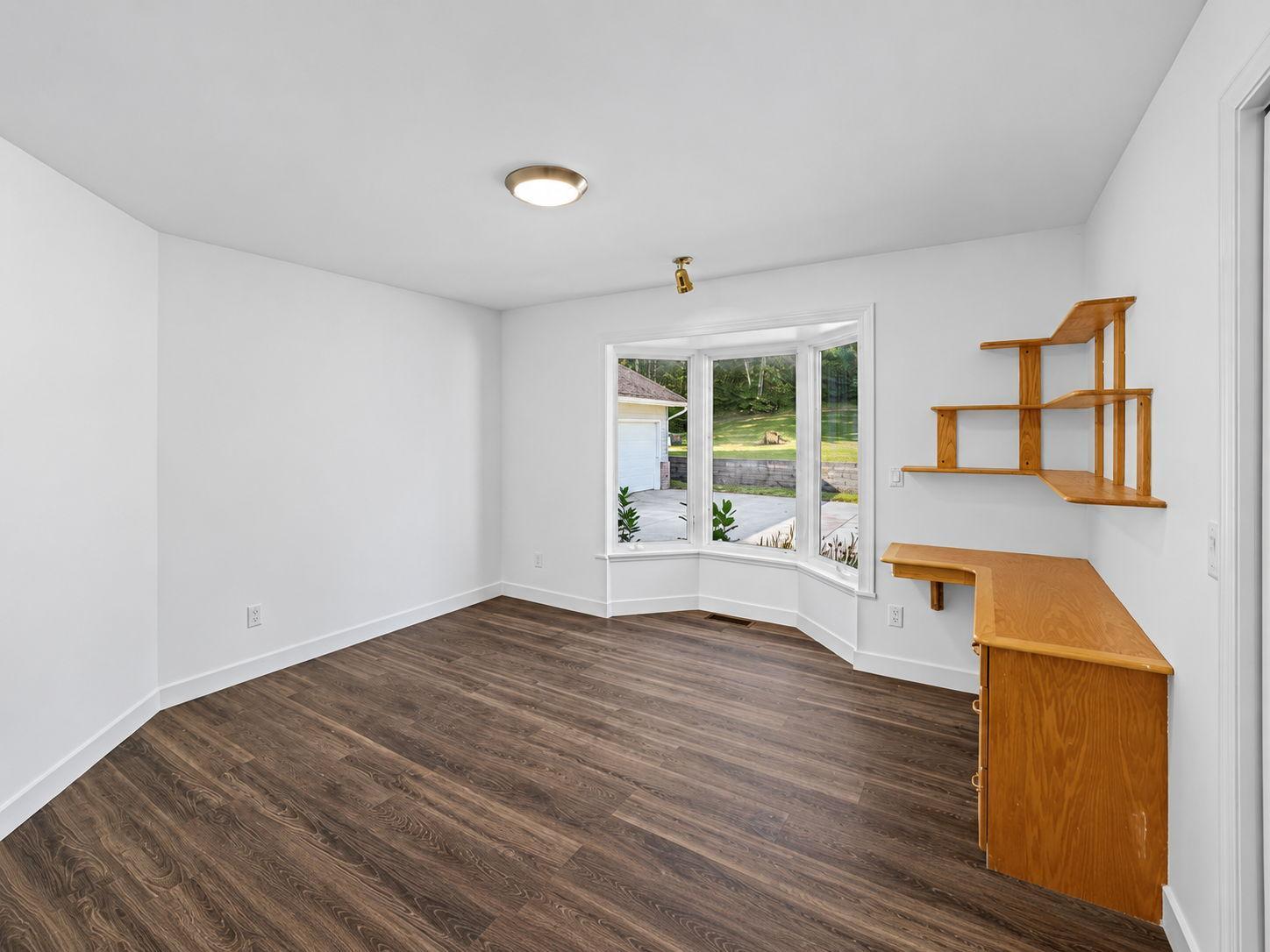 1996 single family home for sale at 4304 Alder Street NE in Bemidji, MN — 5 bed, 5 bath (photo 7 of 48)