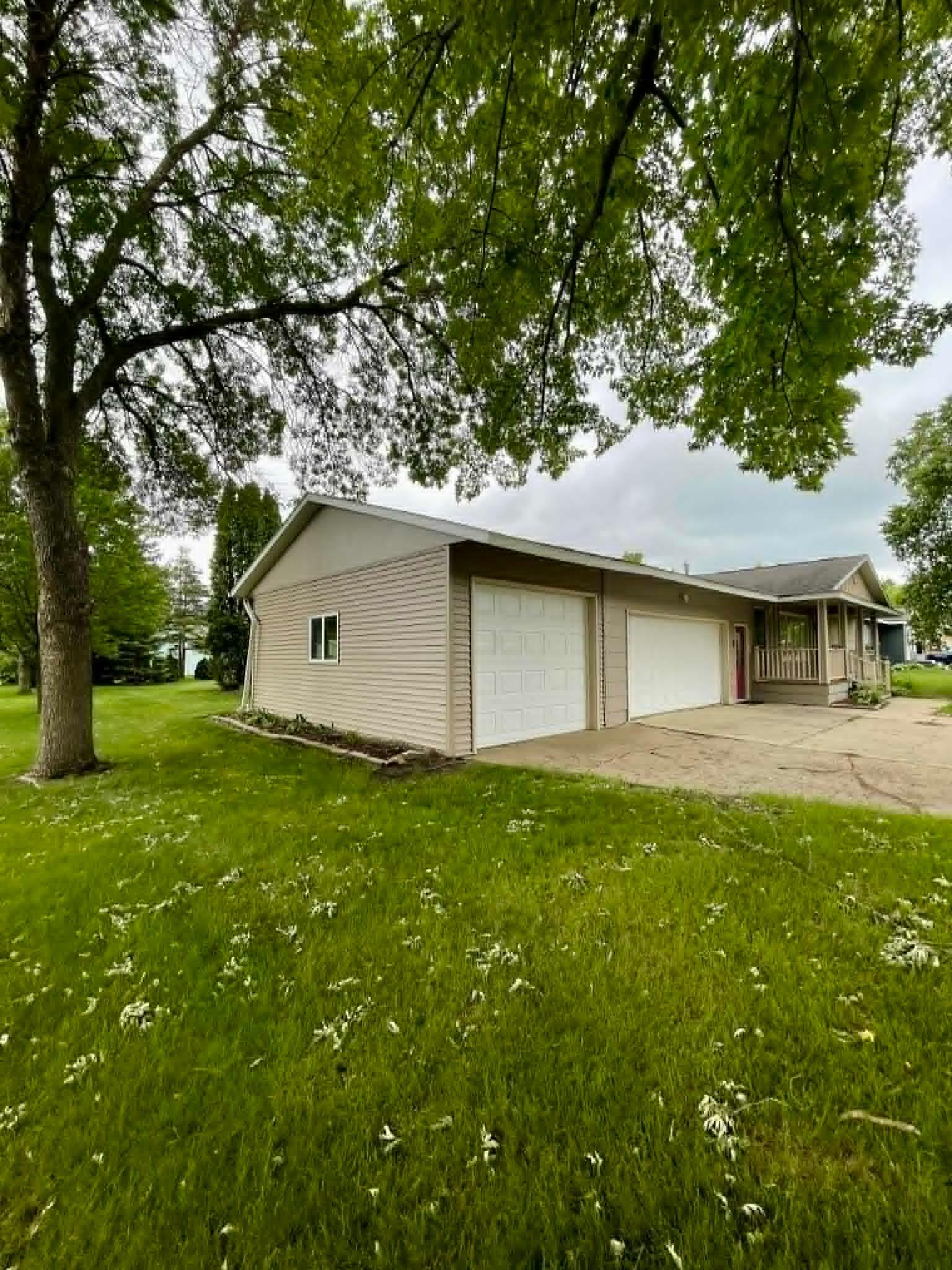 1006 10th Street SW, Wadena MN 56482 - Photo 4 of 58